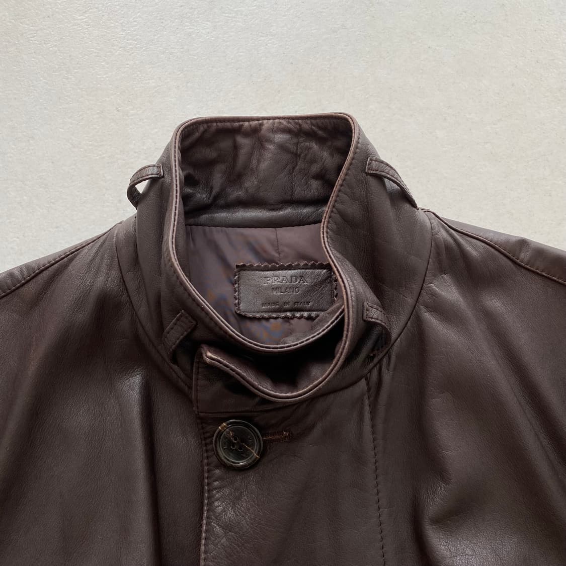 [50] 프라다 스탠카라 레더 카코트 브라운 상품이미지5