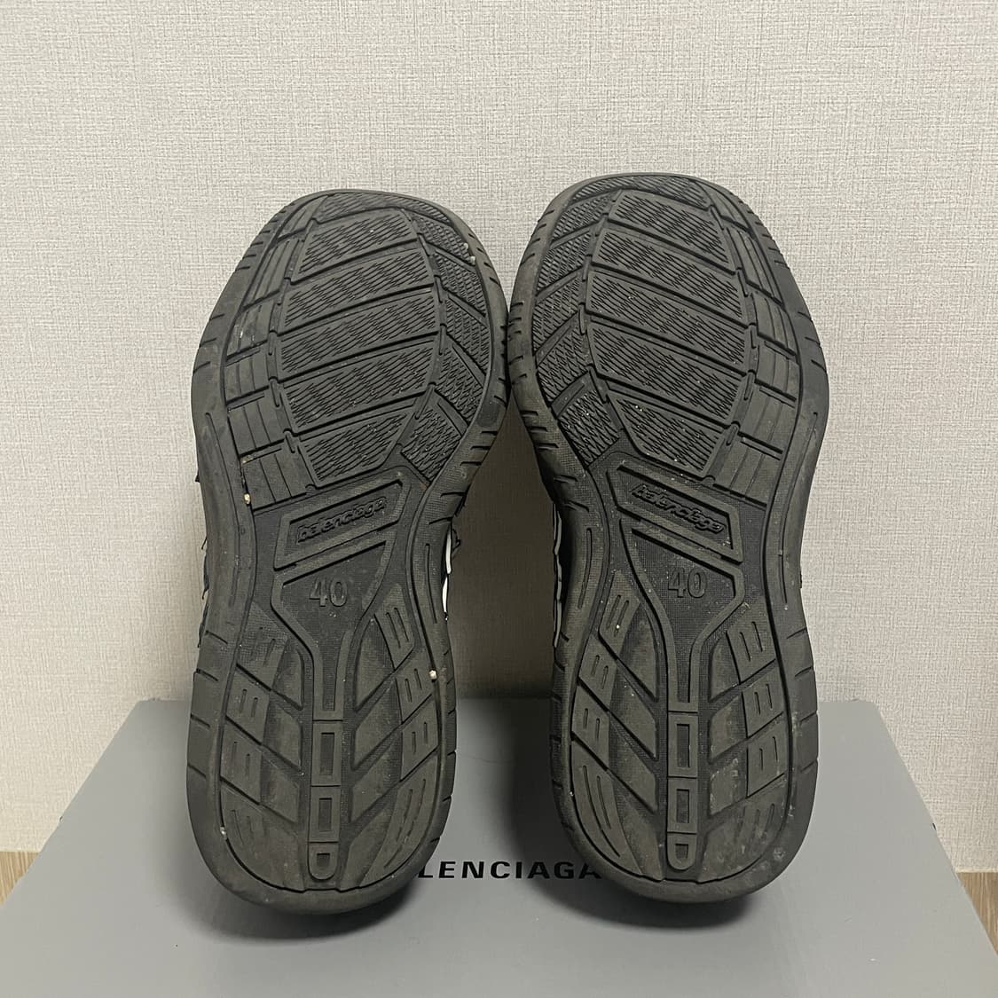 발렌시아가 햄튼스 스니커즈 블랙 상품이미지2