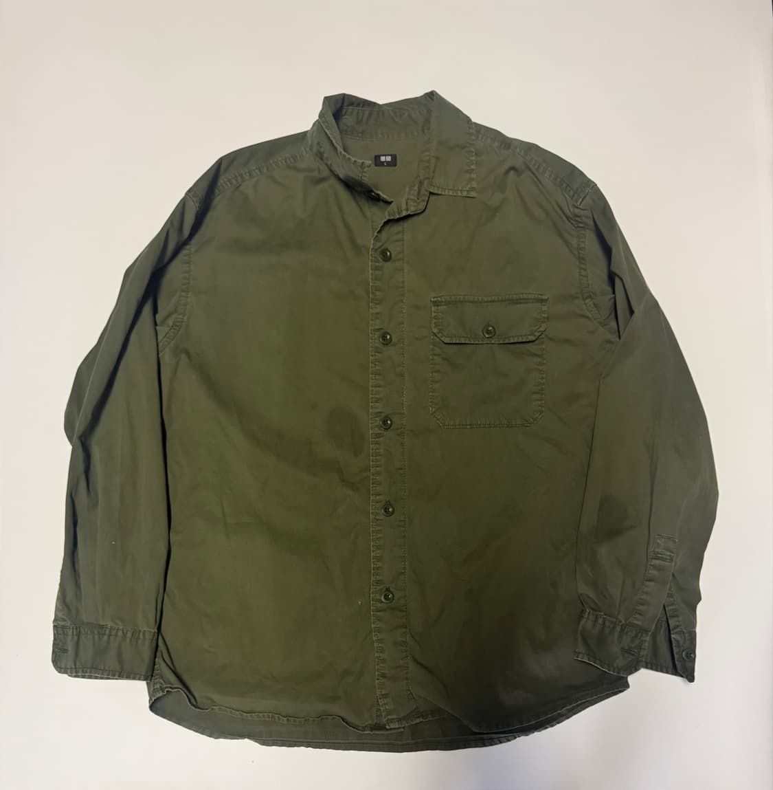 유니클로 캐쥬얼 원포켓 미니멀 오버핏 카키 긴팔 셔츠 L ~ XL 상품이미지1