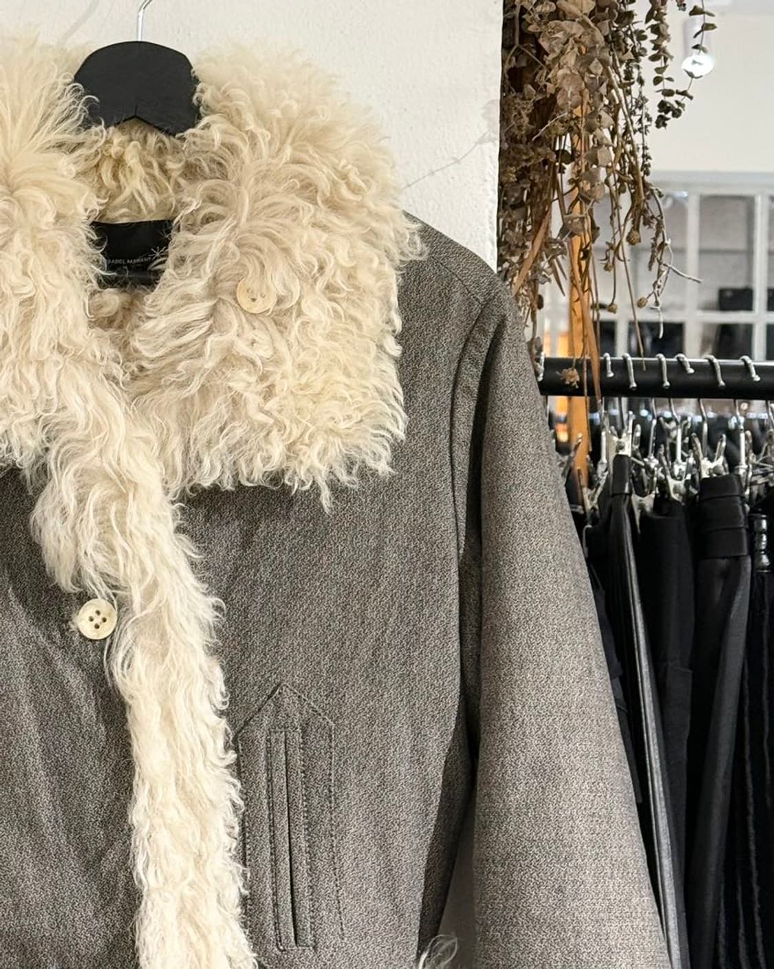 이자벨마랑 그레이 아이보리 무통 시어 퍼 자켓 상품이미지3