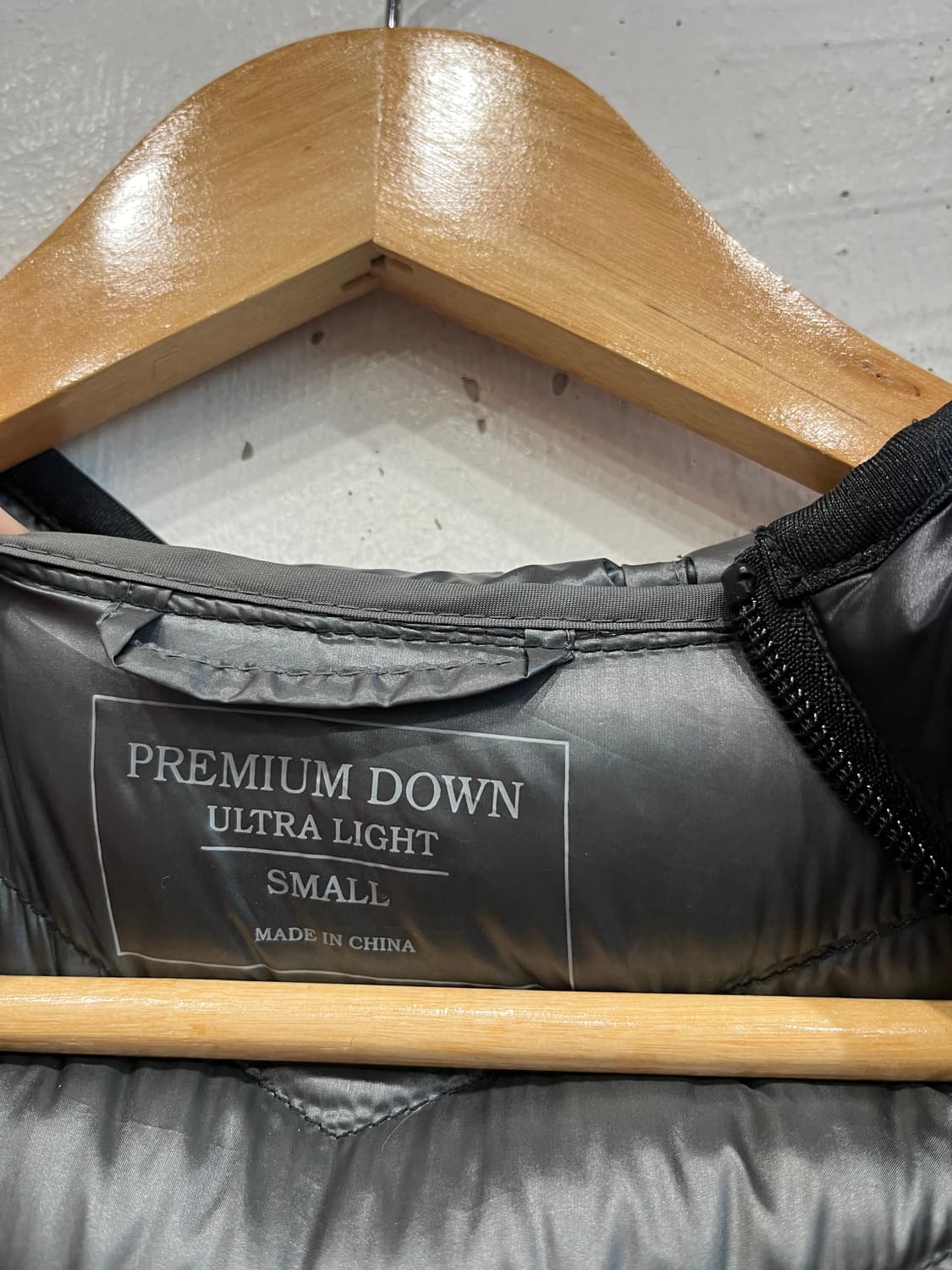 유니클로 덕다운 고프코어 경량패딩 블랙 우먼즈  상품이미지5