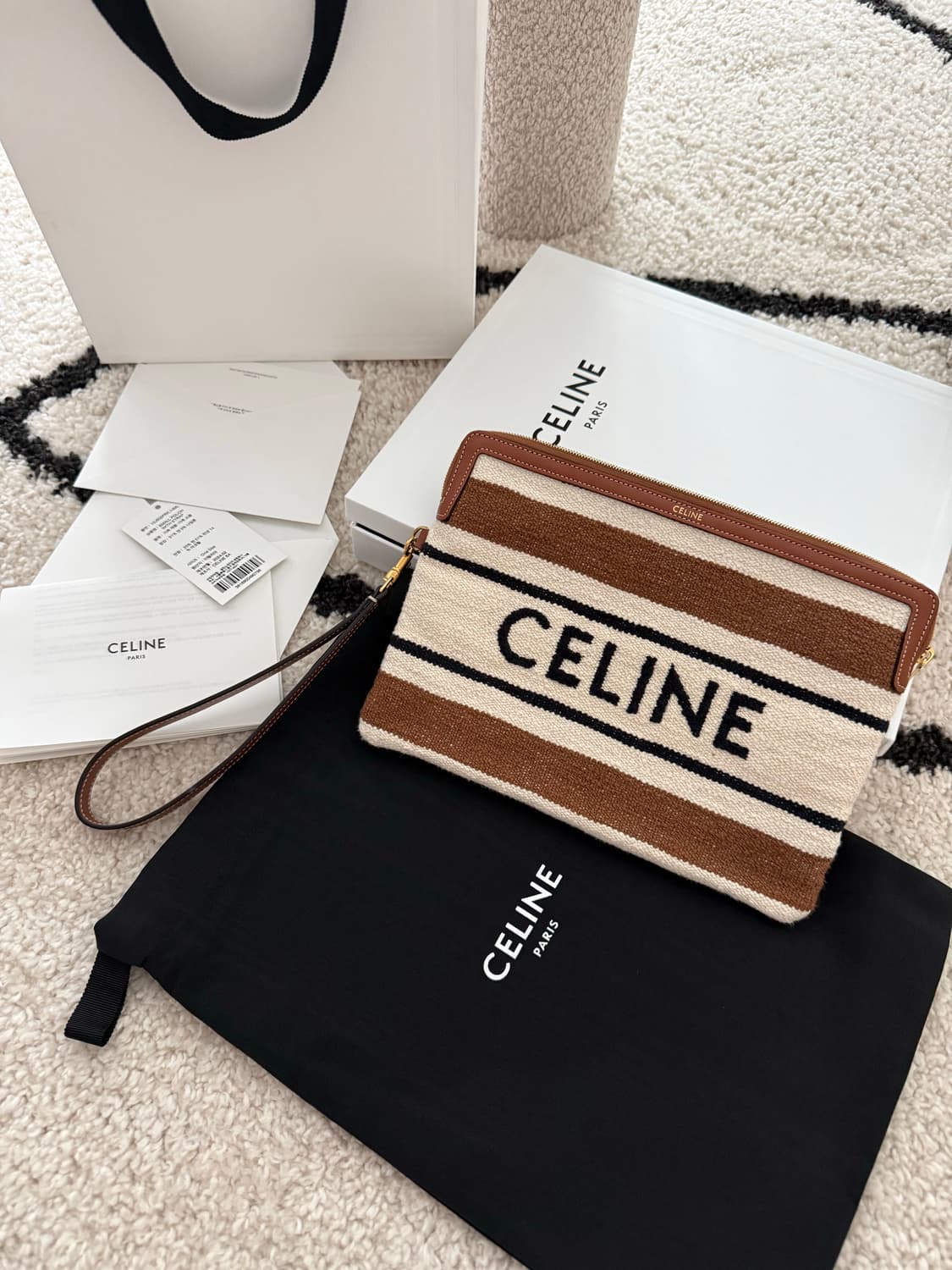 스트랩 파우치 - CELINE 자카드 스트라이프 텍스타일 상품이미지1