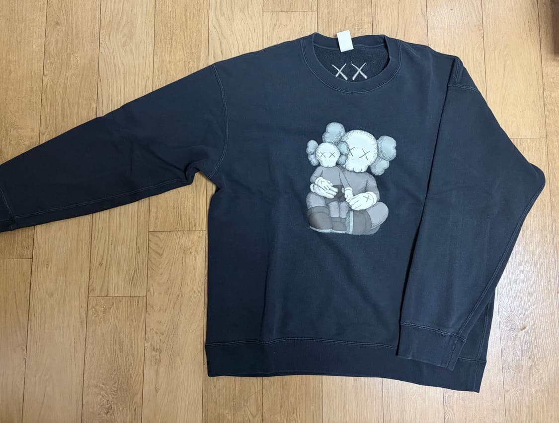 [XL] 유니클로 X Kaws 스웻셔츠 상품이미지2