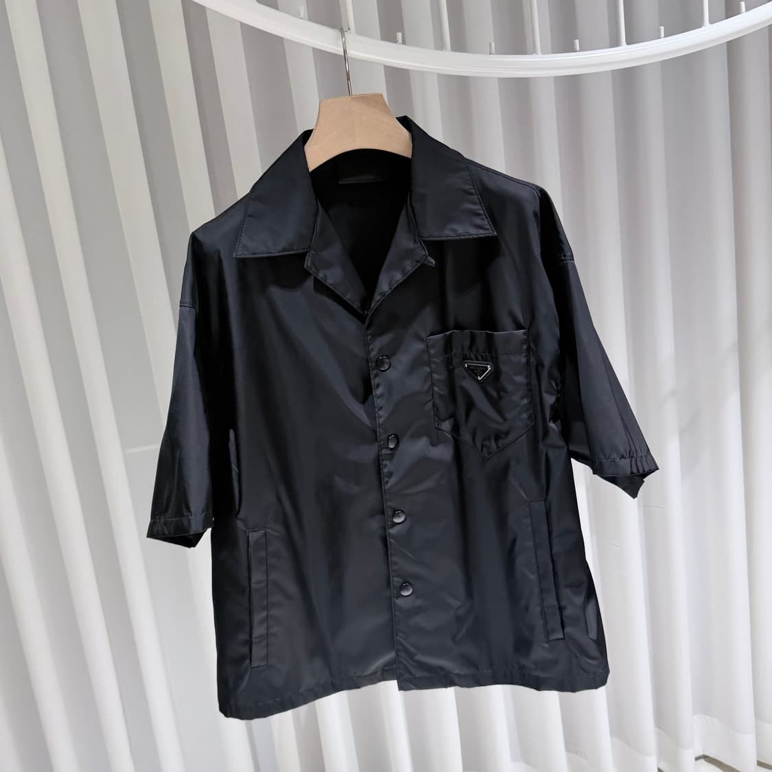 (S+급/XL) / 프라다 삼각로고 리나일론 쇼트 슬리브드 반팔 셔츠 상품이미지3