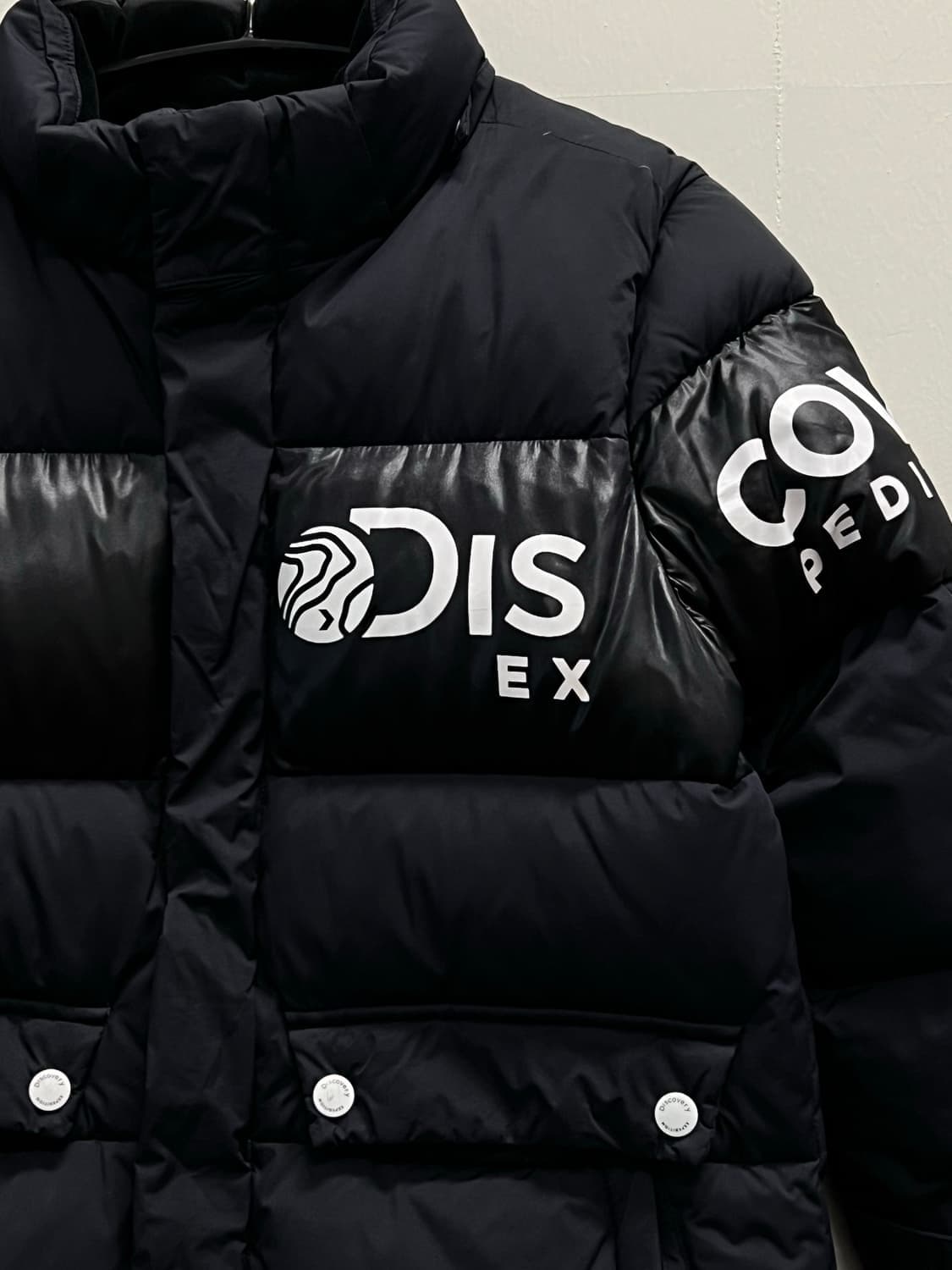 (130) 디스커버리 키즈 구스다운 롱 패딩 자켓 블랙 상품이미지3