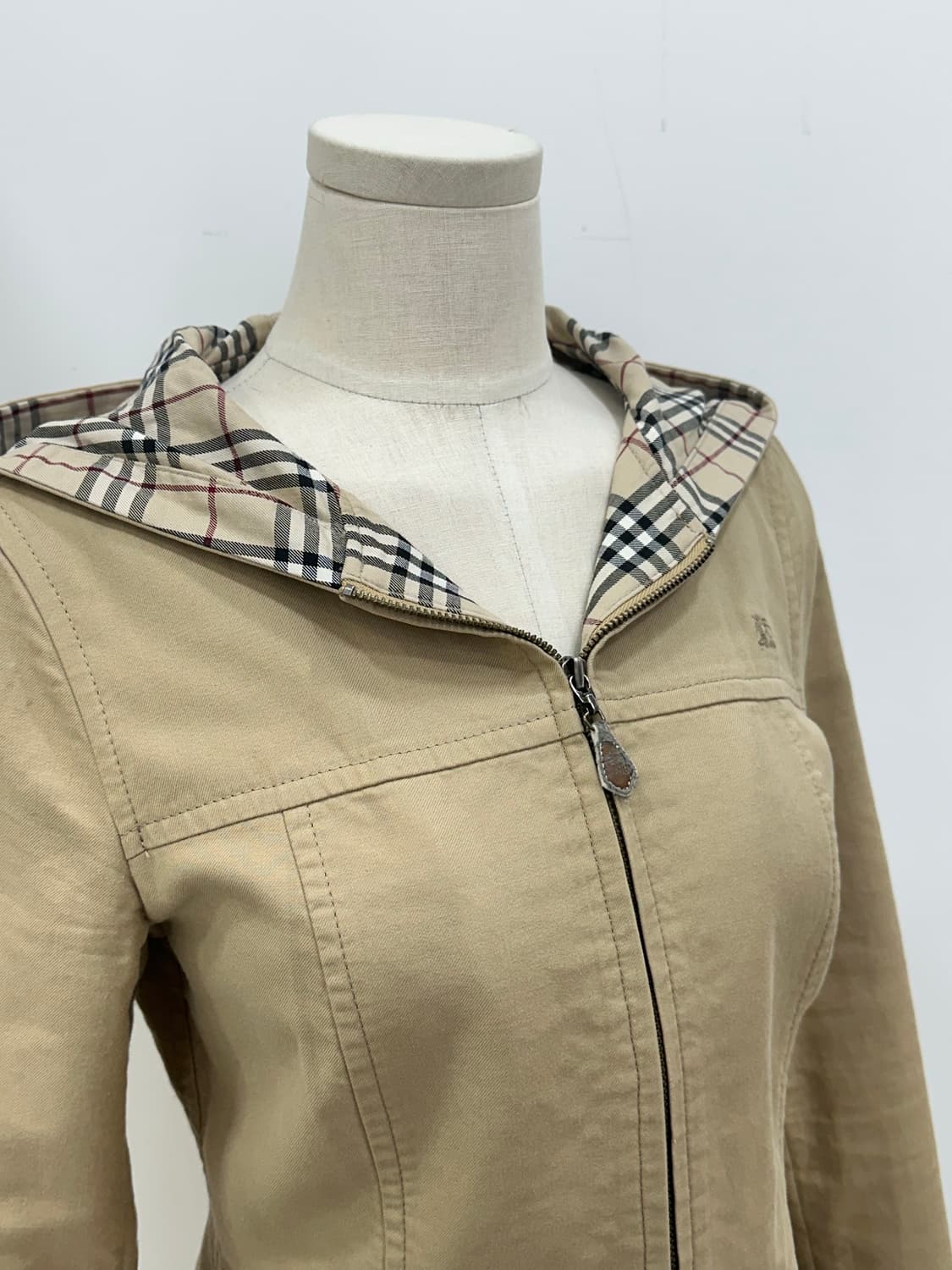 버버리 런던 블루라벨 후드 자켓 상품이미지5