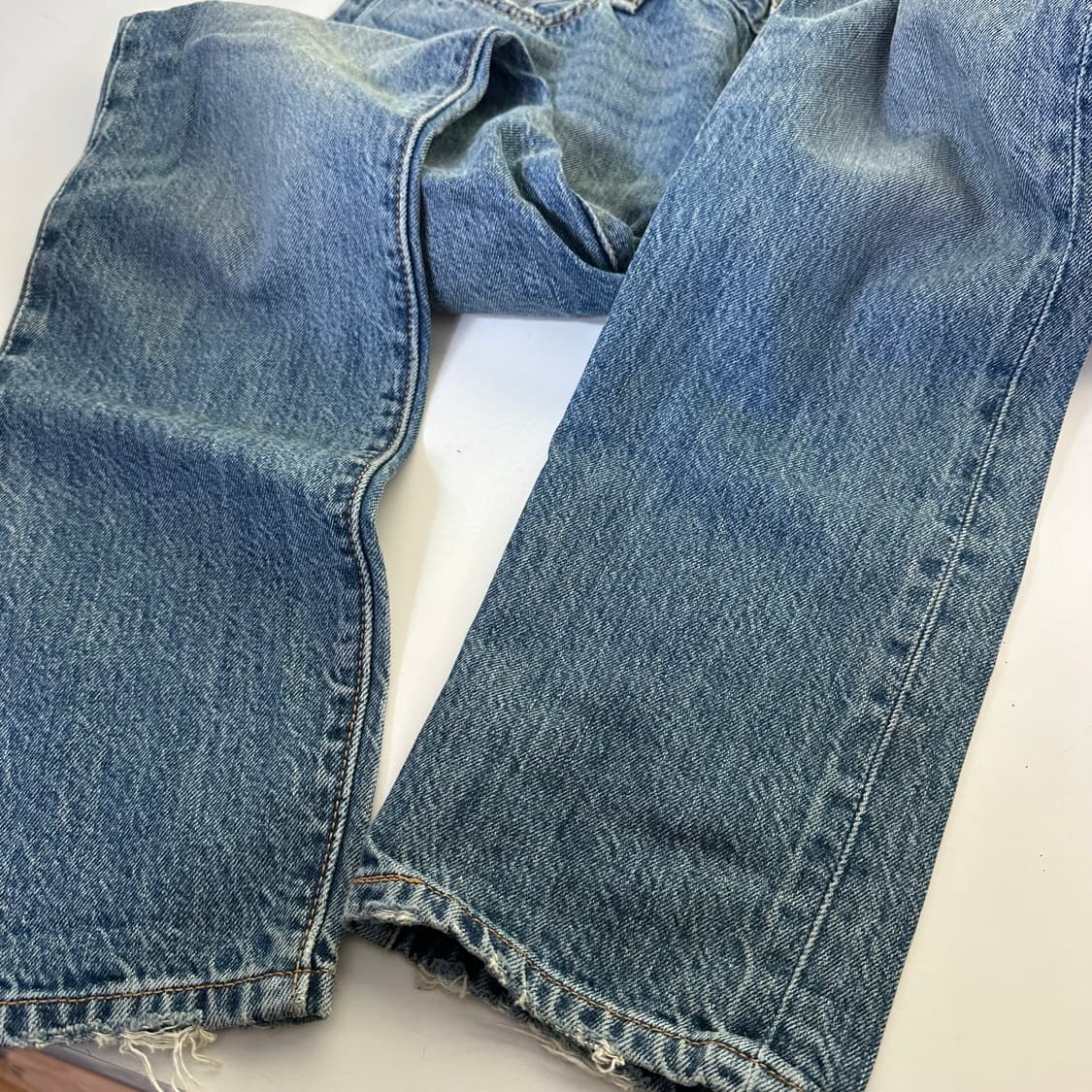 우먼S 리바이스501 중청워시드 버튼플라이 데님팬츠 상품이미지5