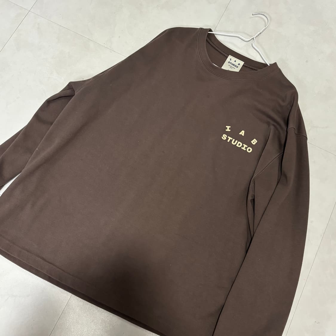 IAB 스튜디오 롱슬리브 초코 크림 2XL 상품이미지1