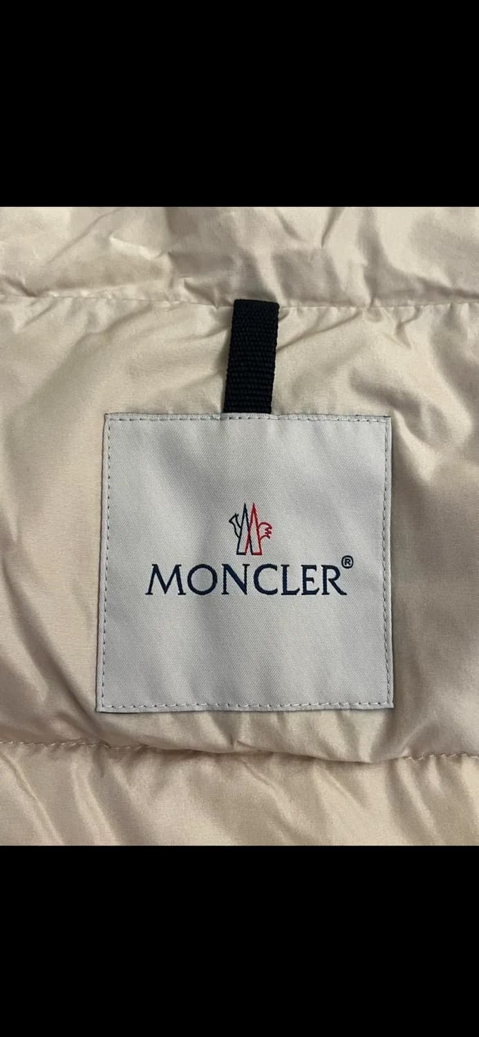 MONCLER RUFFLE HEM PUFFER JACKET SALE 상품이미지6