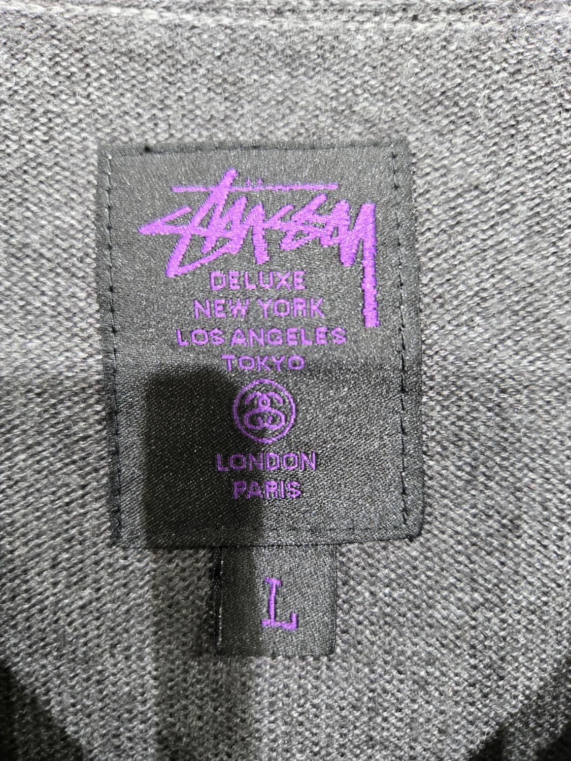 스투시 스테판 플리츠 V넥 니트 그레이 상품이미지5