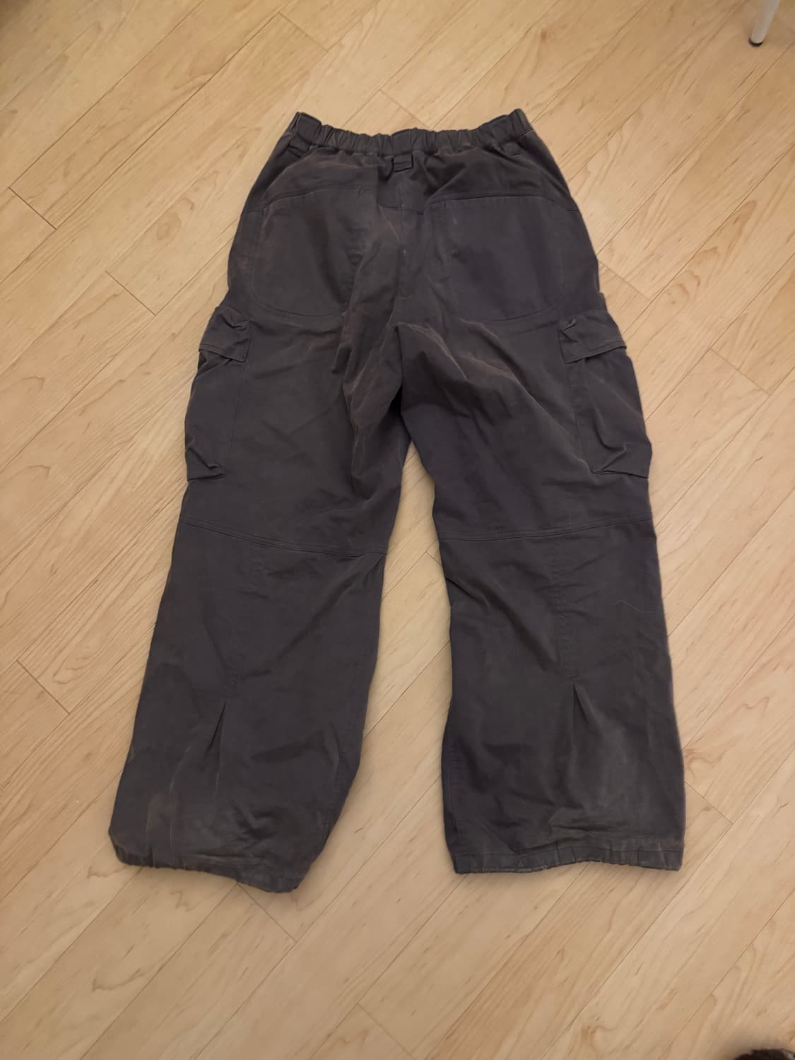 999휴머니티 25FW 블리치드 카고 팬츠 상품이미지4