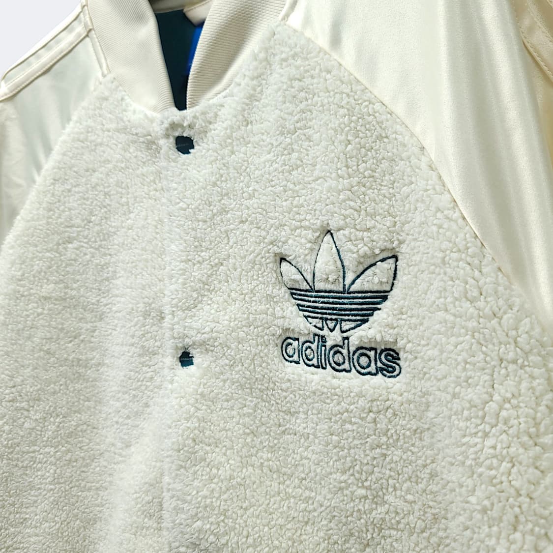 [105] 아디다스 크림 쉐르파 파이어버드 레터맨 기모 바시티 자켓 상품이미지5