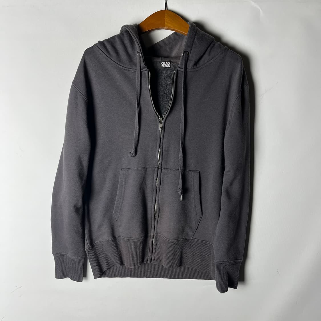 [GLAD NEWS] 글래드뉴스 스컬 프린팅 후드집업 상품이미지2