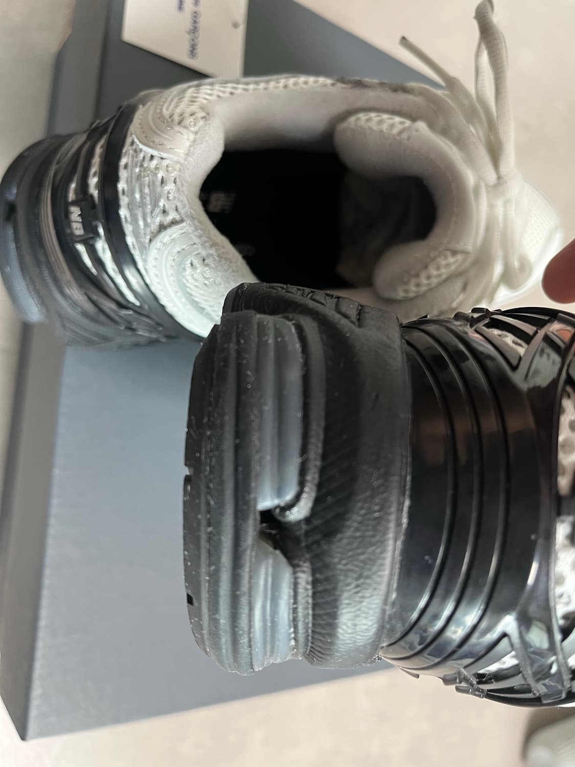 뉴발란스 1906R x 꼼데가르송옴므 화이트(270) 상품이미지4