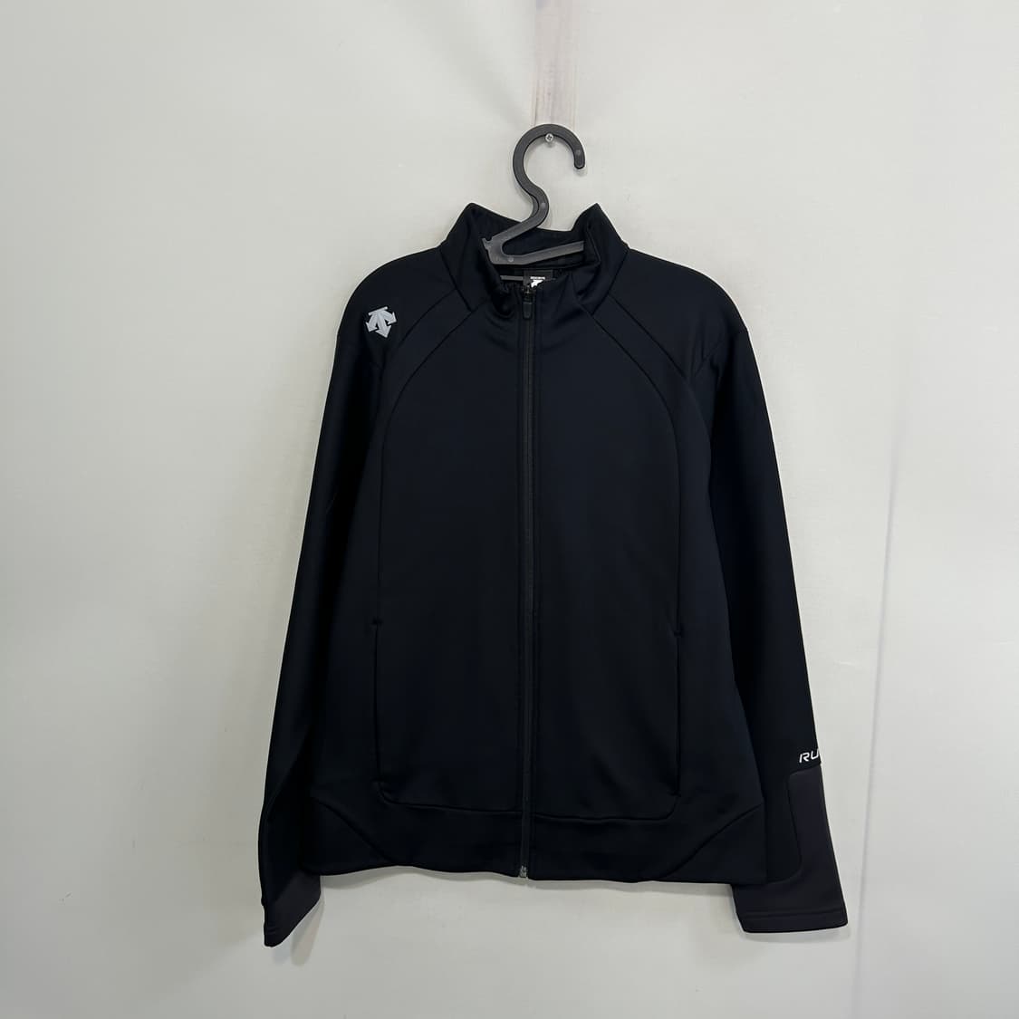 데상트 남성 집업 100 상품이미지1