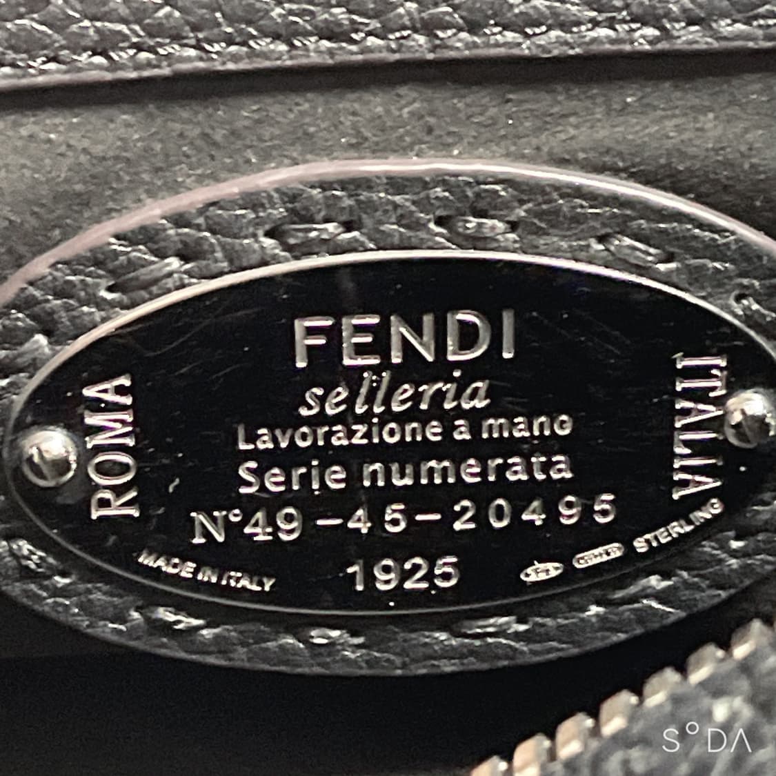 펜디 블랙 가죽 토트백 상품이미지9