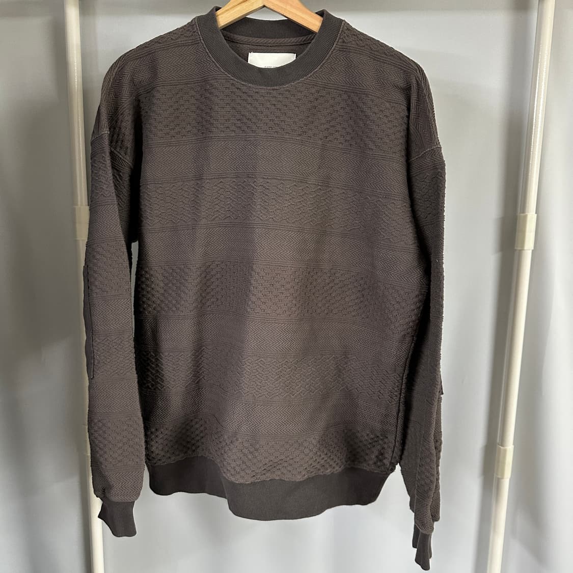 아워셀브스 22FW 코튼 위브 크루넥 니트 브라운 상품이미지1