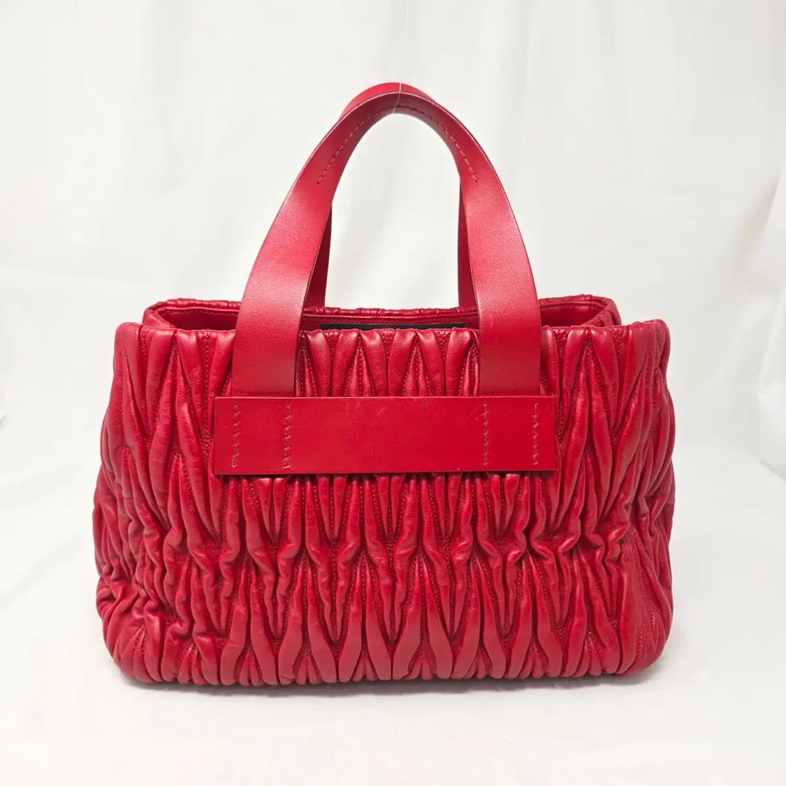 MIU MIU 미우미우 마테라쎄 나파 가죽 토트백 상품이미지2