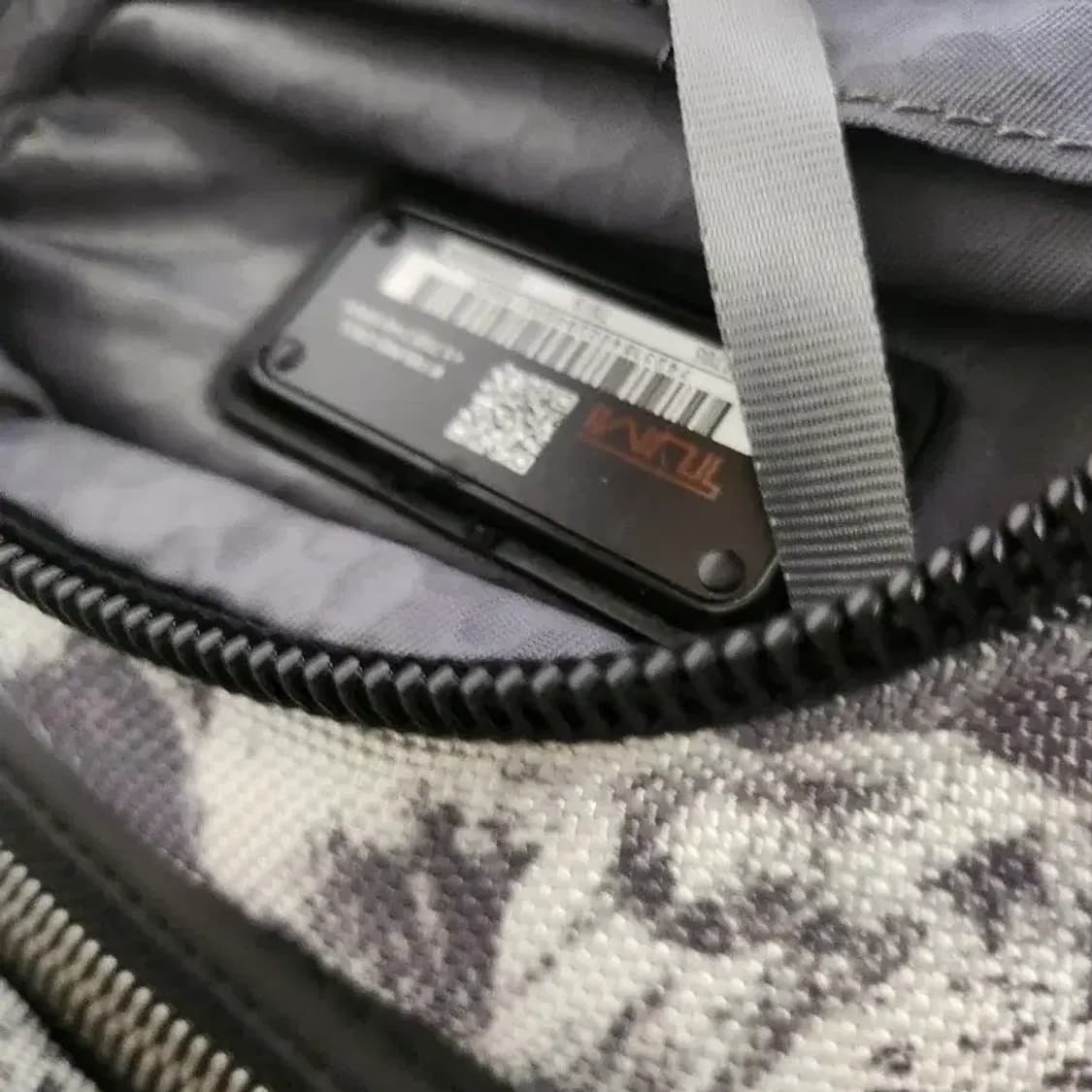 화이트 롤탑 투미 백팩 상품이미지7