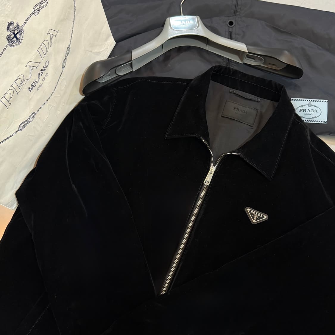 [리오브] 프라다 벨벳 코튼 블루종 자켓 상품이미지3