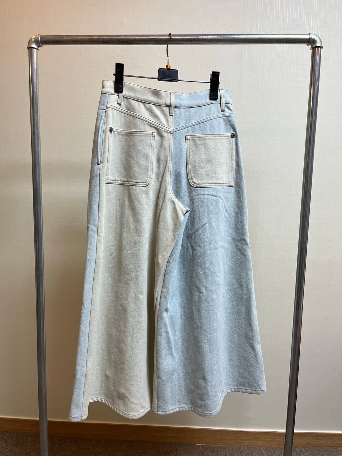 CHANEL 투톤 데님 크롭 와이드 레그 진 상품이미지2