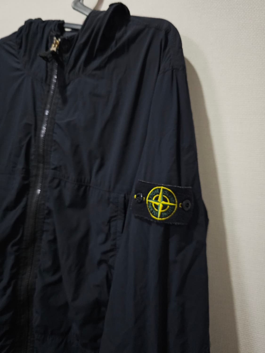 정품 스톤아일랜드 스킨 터치 와펜 후드 자켓 100 / L 상품이미지2