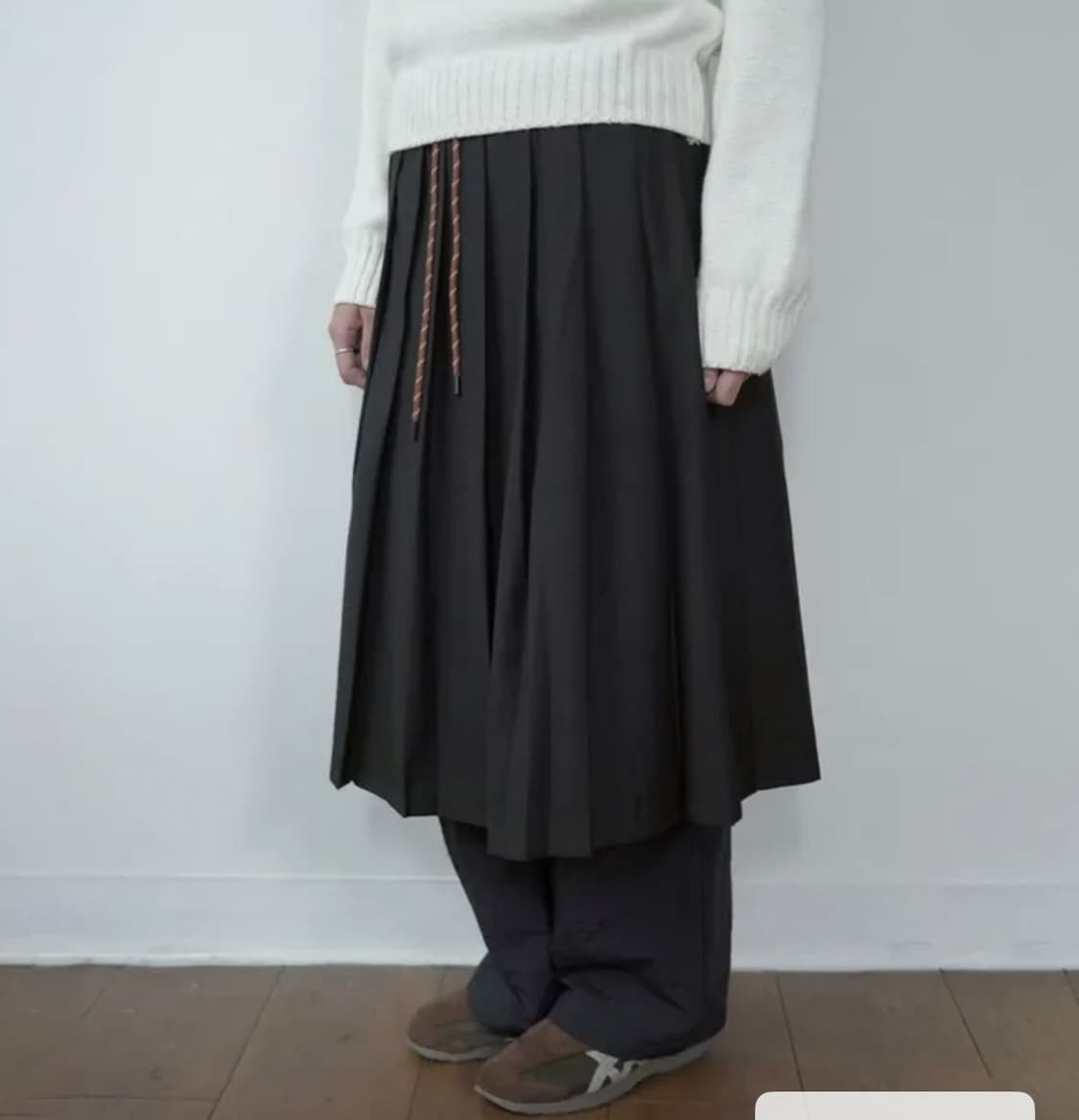 피에브레 클래식 플리츠 미디 스커트  상품이미지1