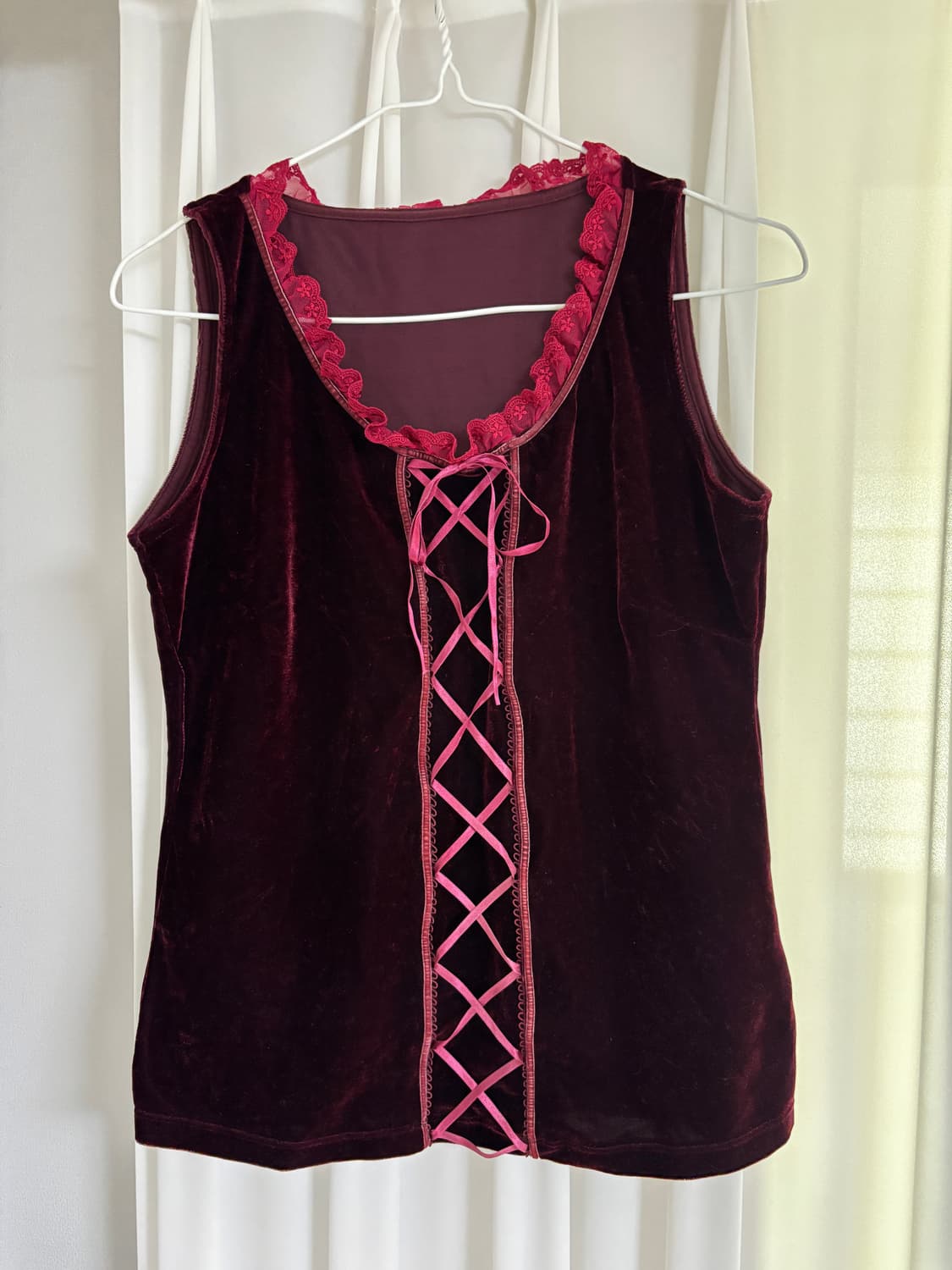 코스모폴리탄 벨벳 리본 슬리브리스 상품이미지1