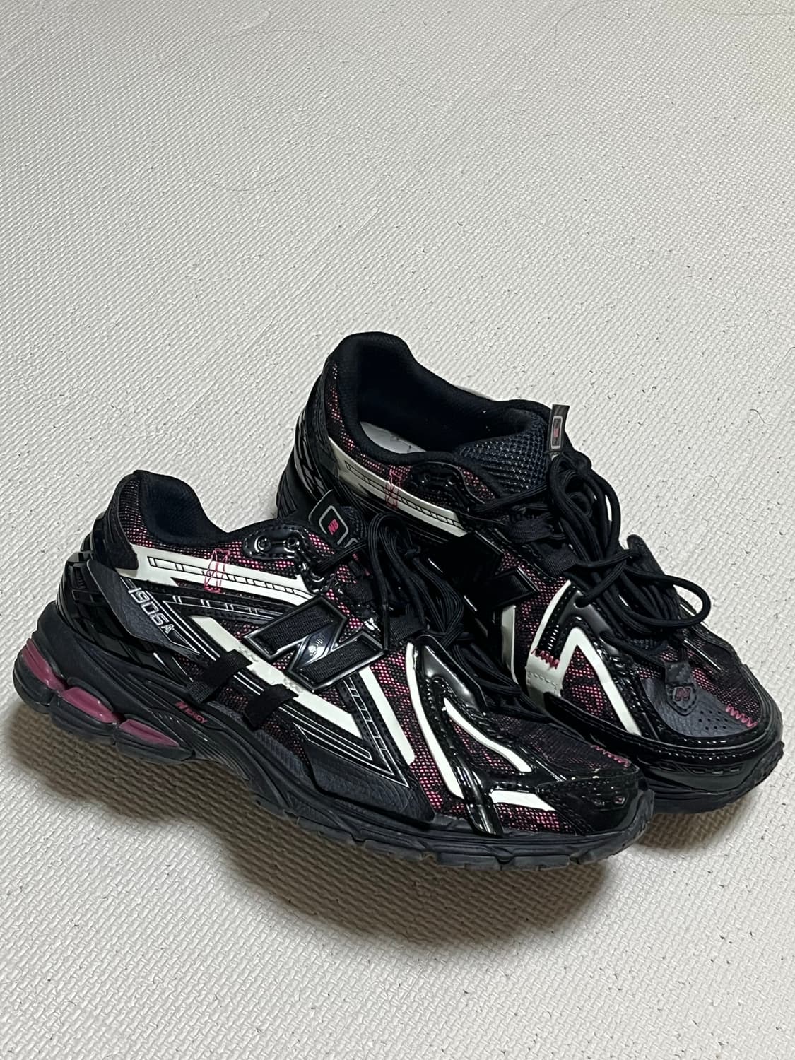 뉴발란스 1906a 블랙 드래곤배리 265사이즈 상품이미지2