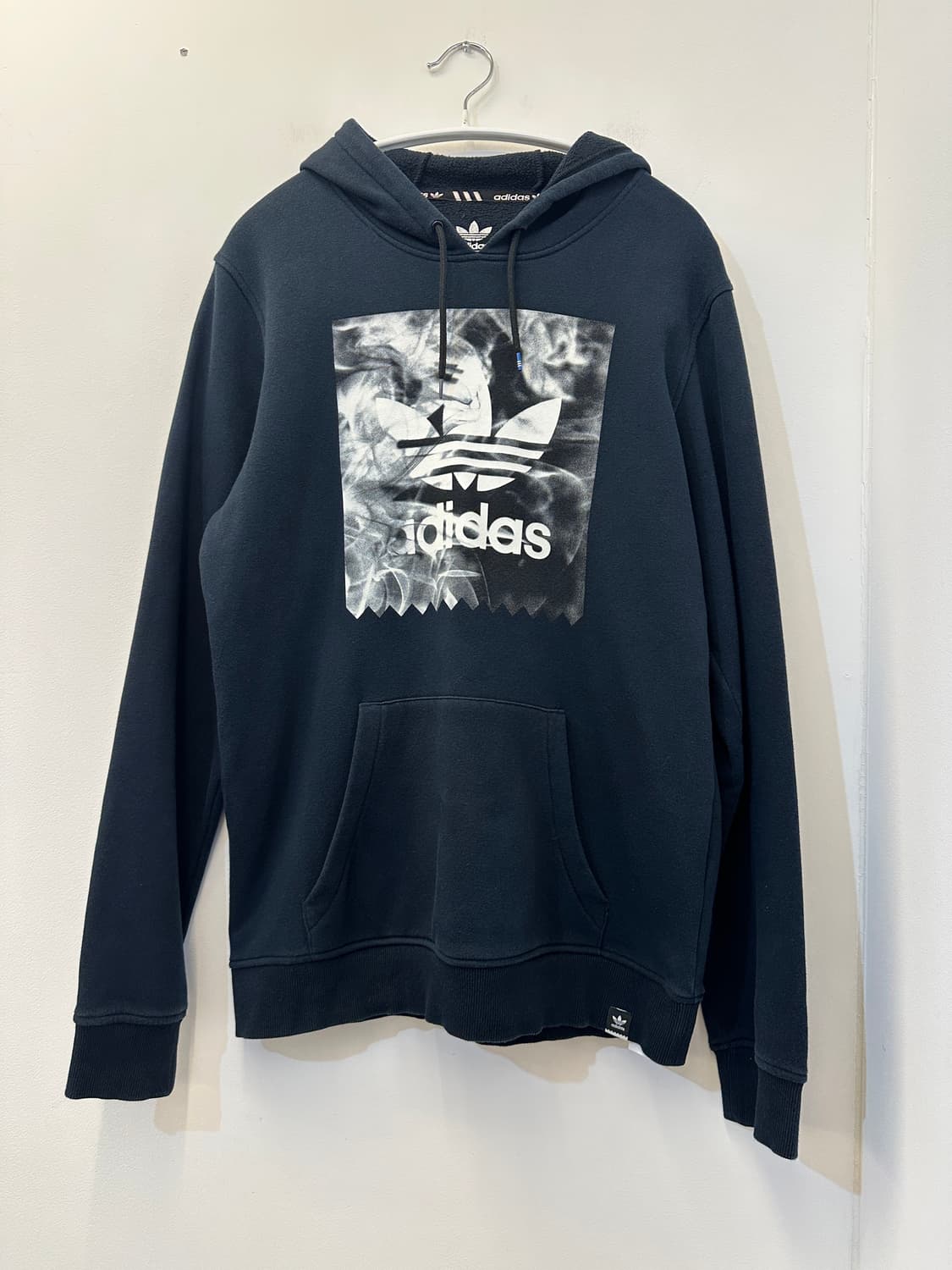 100) 아디다스 블랙 기모 후드티 트레포일 프린팅 상품이미지1