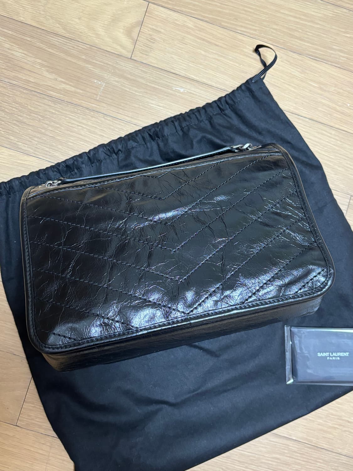 생로랑 니키백 미듐 블랙 상품이미지2