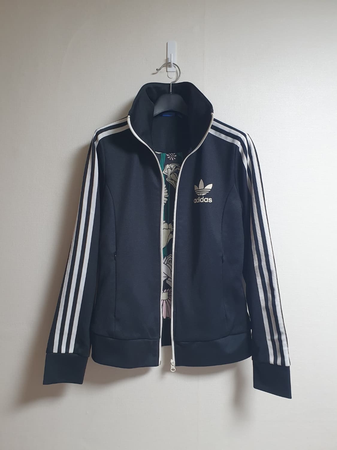 아디다스 유로파 트랙탑 가든 플라워 패턴 져지 블랙 95 상품이미지1