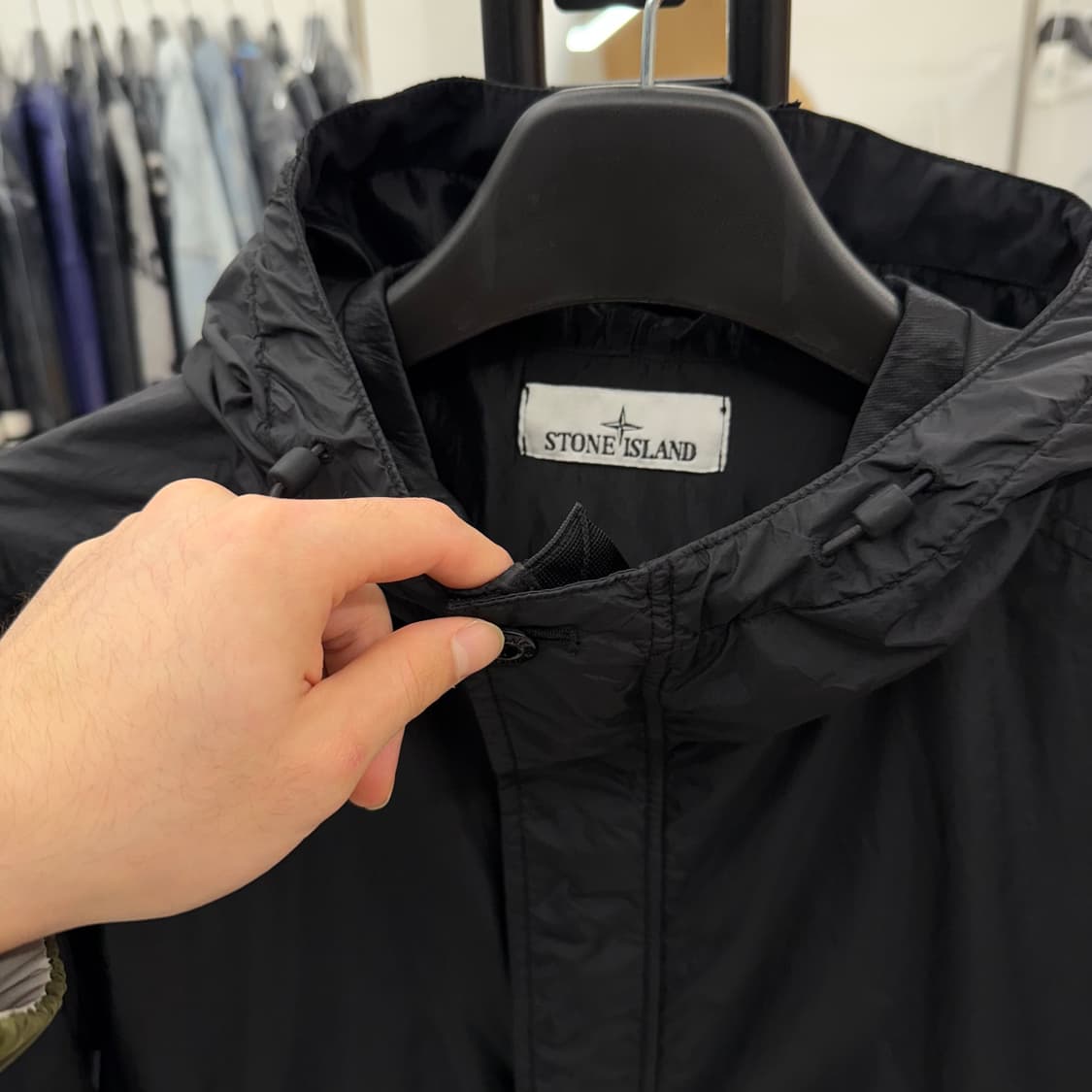 [25년] 스톤아일랜드 크링클랩스 바람막이 L 블랙  상품이미지2