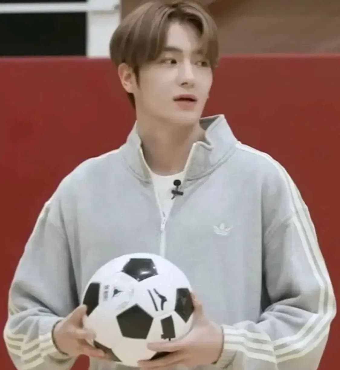 아디다스 스케이트보딩 트랙탑 상품이미지1