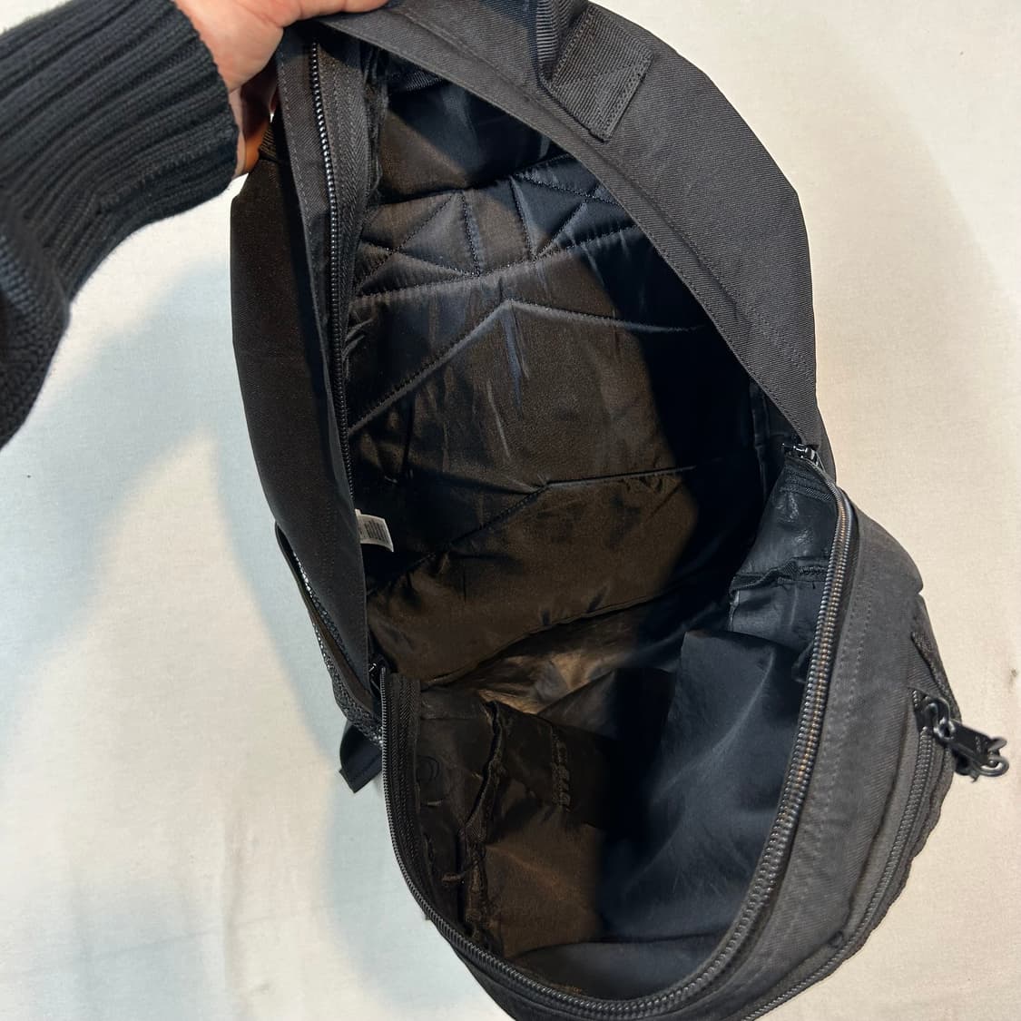 칼하트 WIP 킥플립 백팩 가방 블랙 상품이미지8