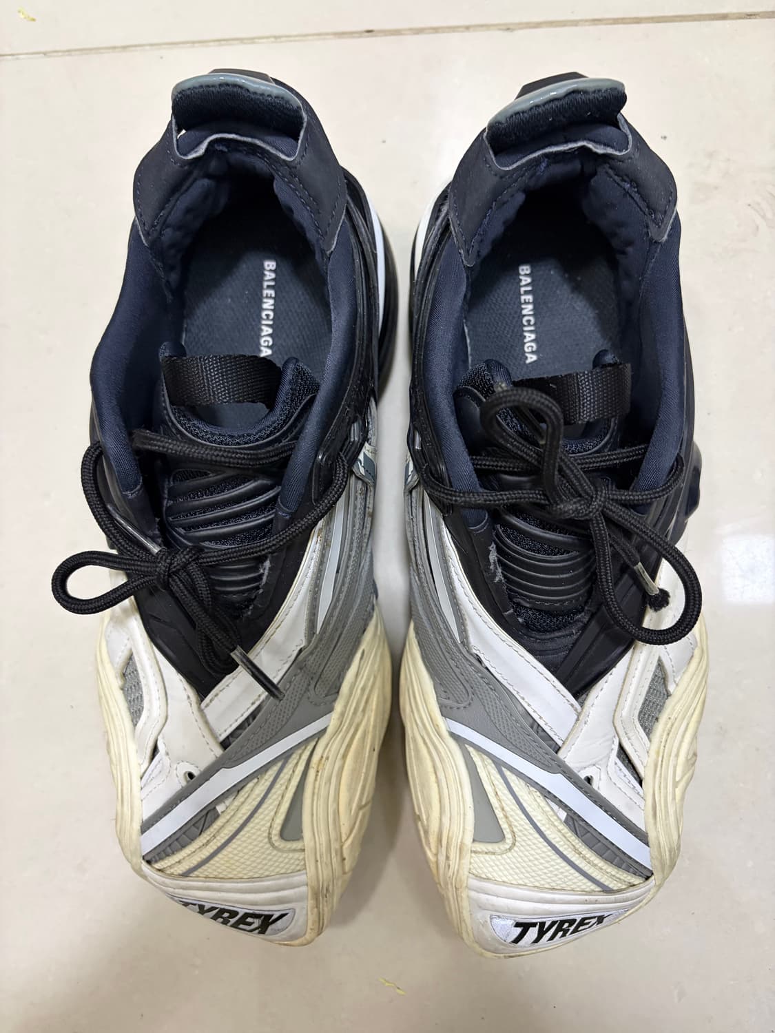 발렌시아가 타이렉스 상품이미지1