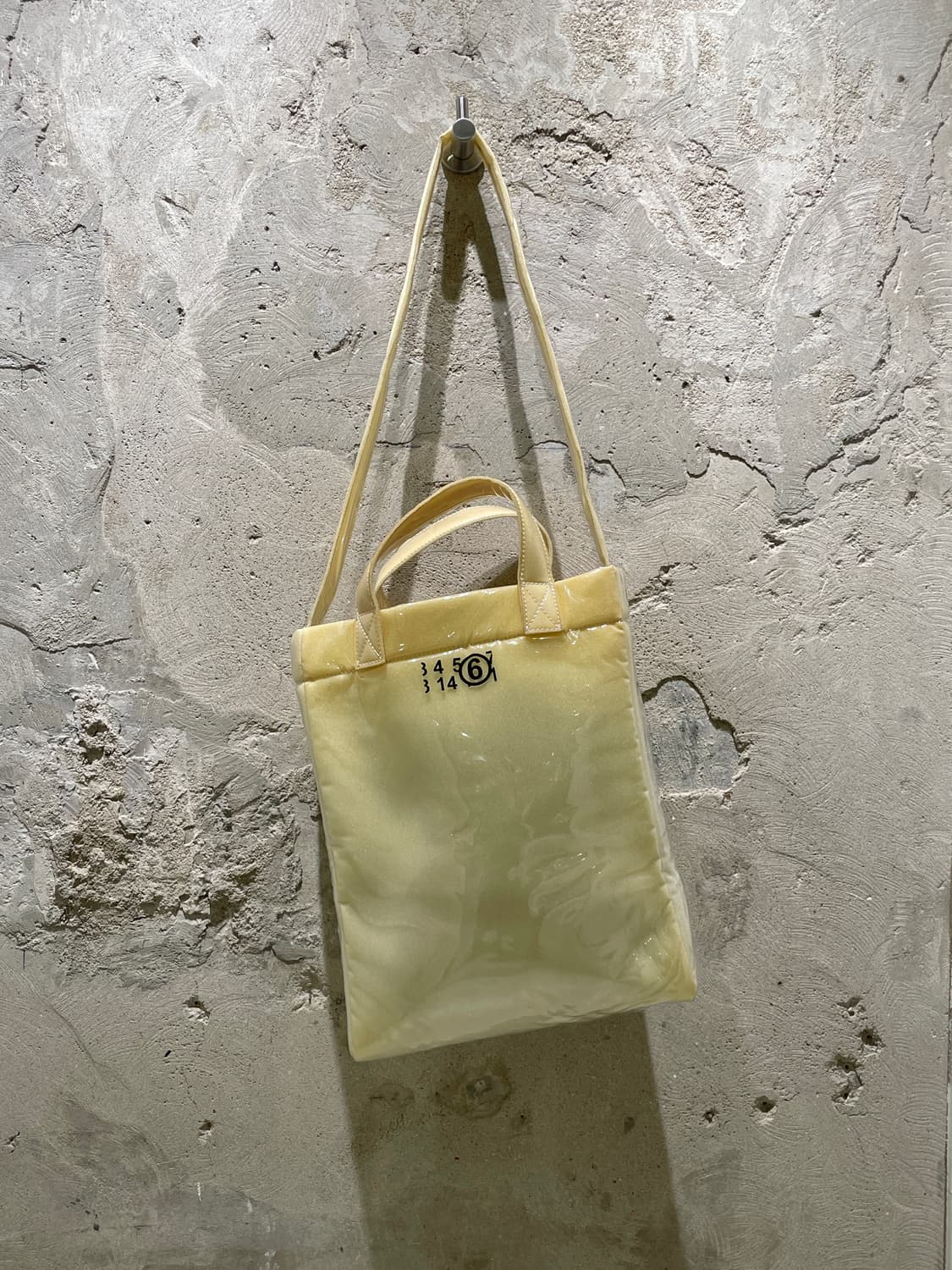 mm6 메종 마르지엘라 옐로우 pvc 토트 숄더백 상품이미지1