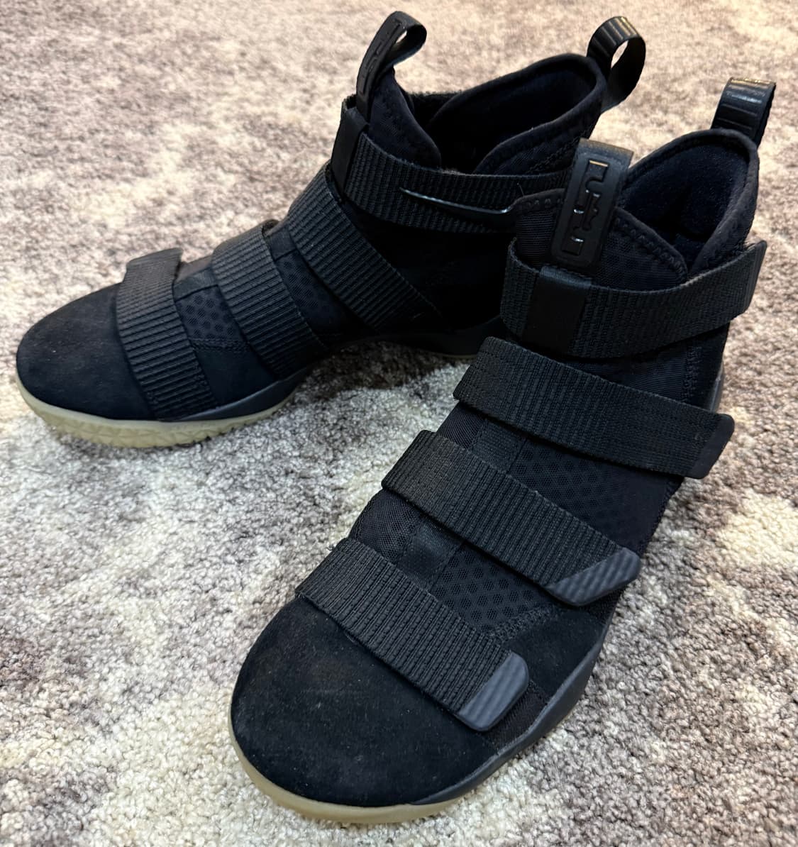 나이키 르브론 줌 솔져 11 블랙검 상품이미지2