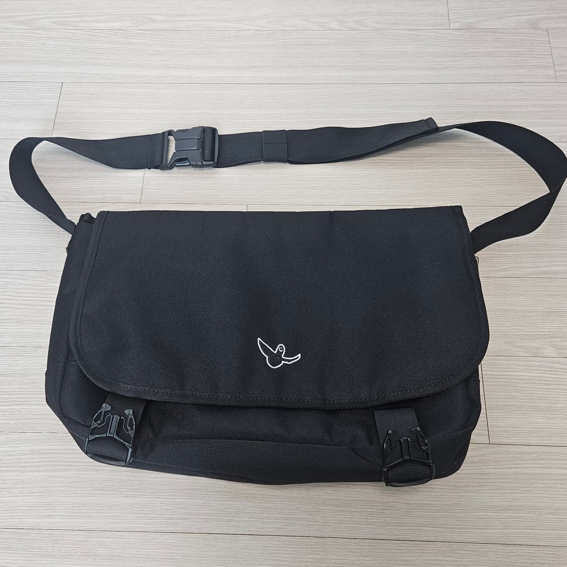 와릿이즌 매신저백 블랙 마크곤잘레스 상품이미지2