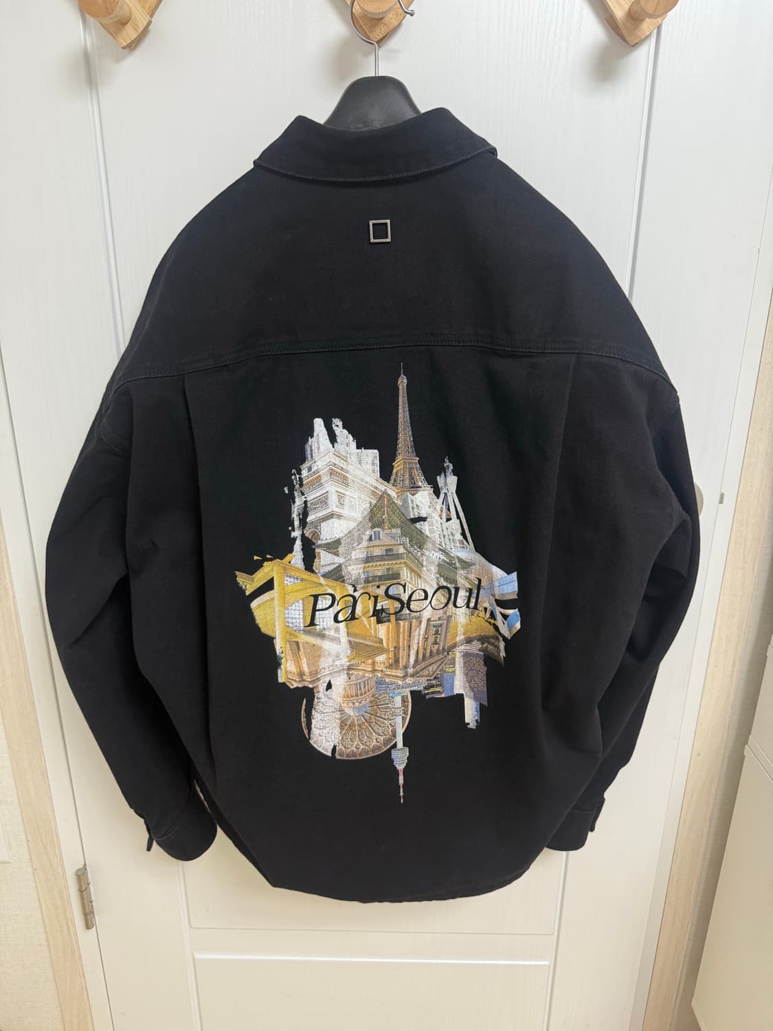 우영미 시티 그래픽 데님 셔츠 블랙 24FW 상품이미지1