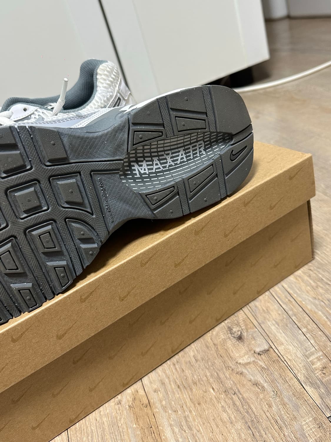 나이키 에어맥스 토치 4 화이트 울프 그레이 280 상품이미지7