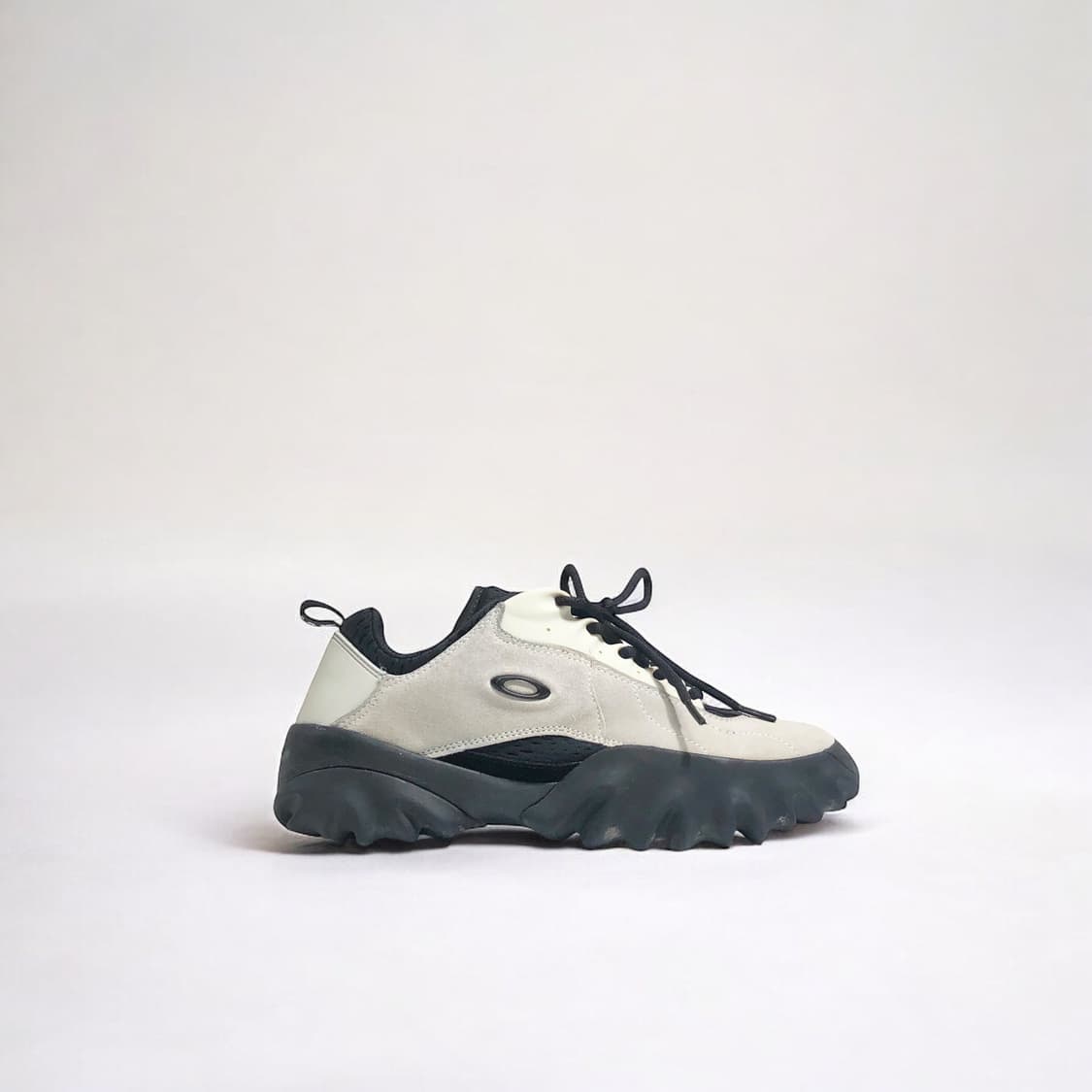 오클리 팩토리팀 x 브레인데드 찹 쏘우 270 상품이미지1