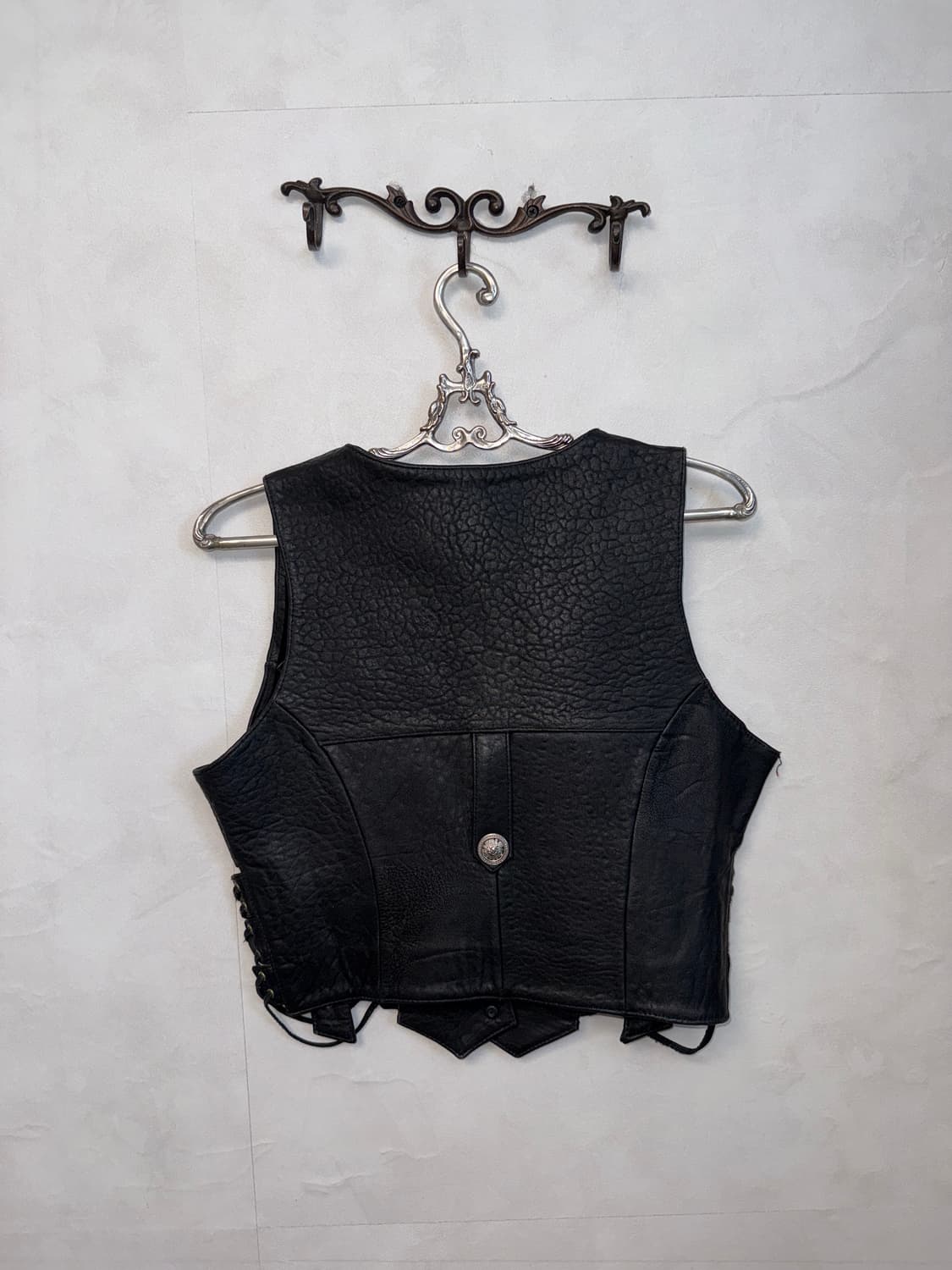Black cowhide grunge western strap vest 상품이미지6