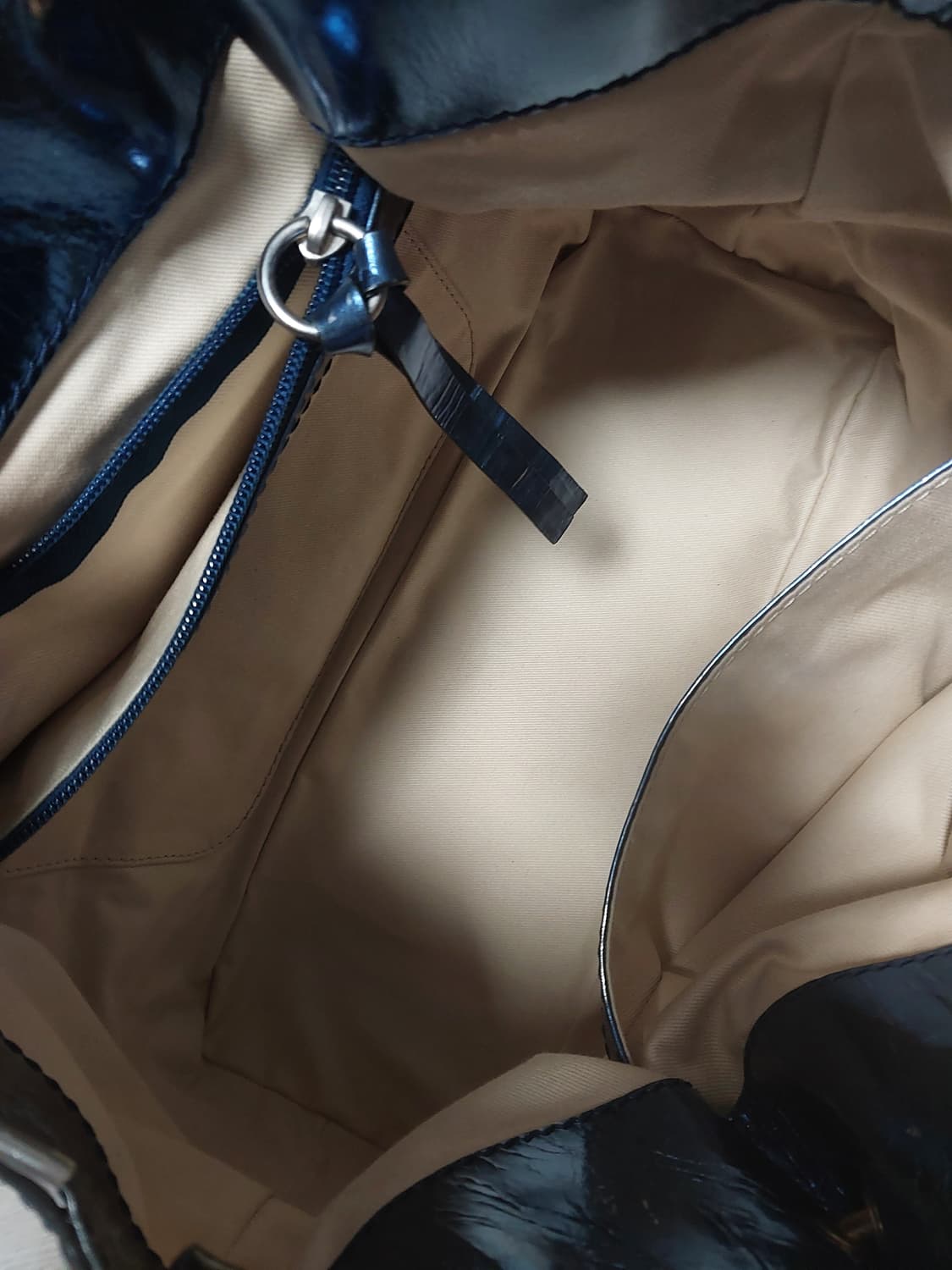 끌로에 케랄라 블랙 페이던트 레더백 상품이미지7