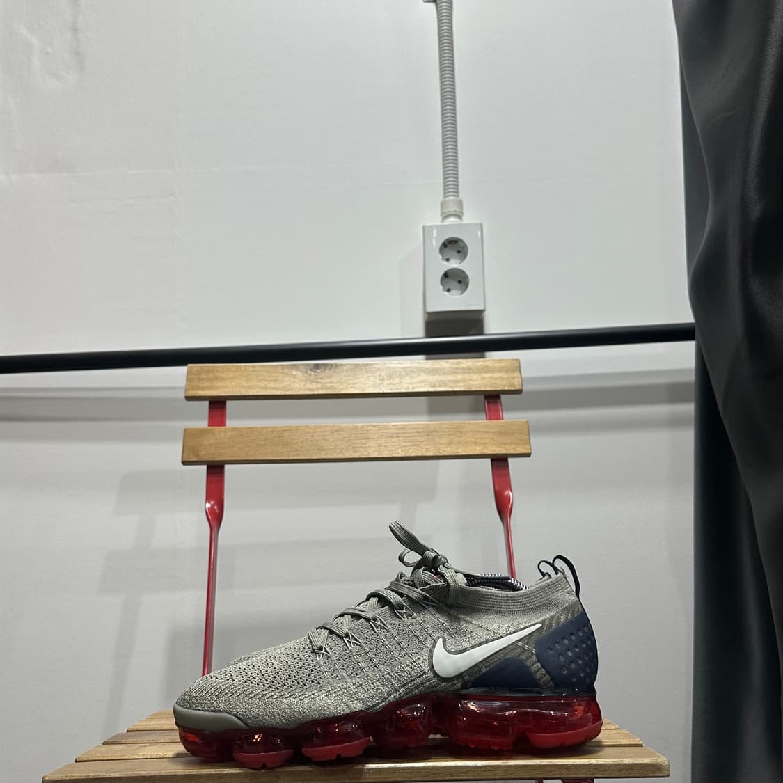 275) 나이키 운동화 남성 에어 베이퍼맥스 플라이니트 카키 레드 상품이미지3