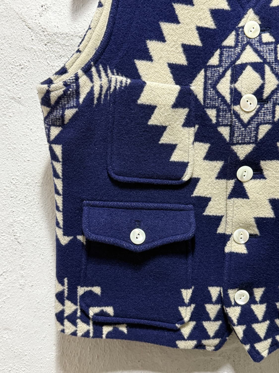 제라도 JELADO 살렘 베스트 나바호 올드 네이비 색상 울 조끼 상품이미지5