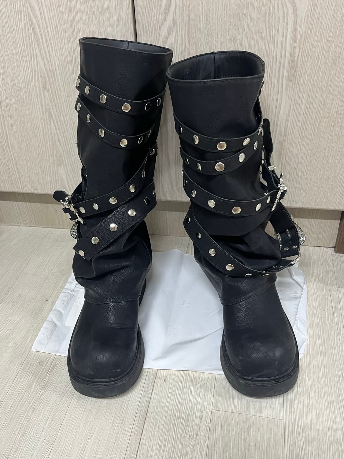모어나더 유니크 힙 버클 체인 와이드 롱 부츠 상품이미지1