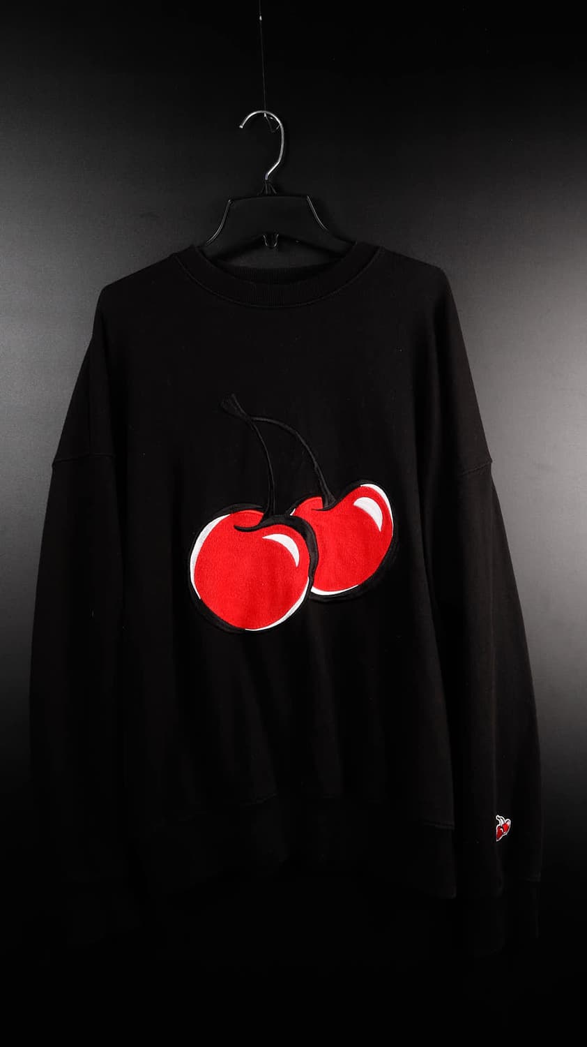 키르시 블랙 후드티 상품이미지1