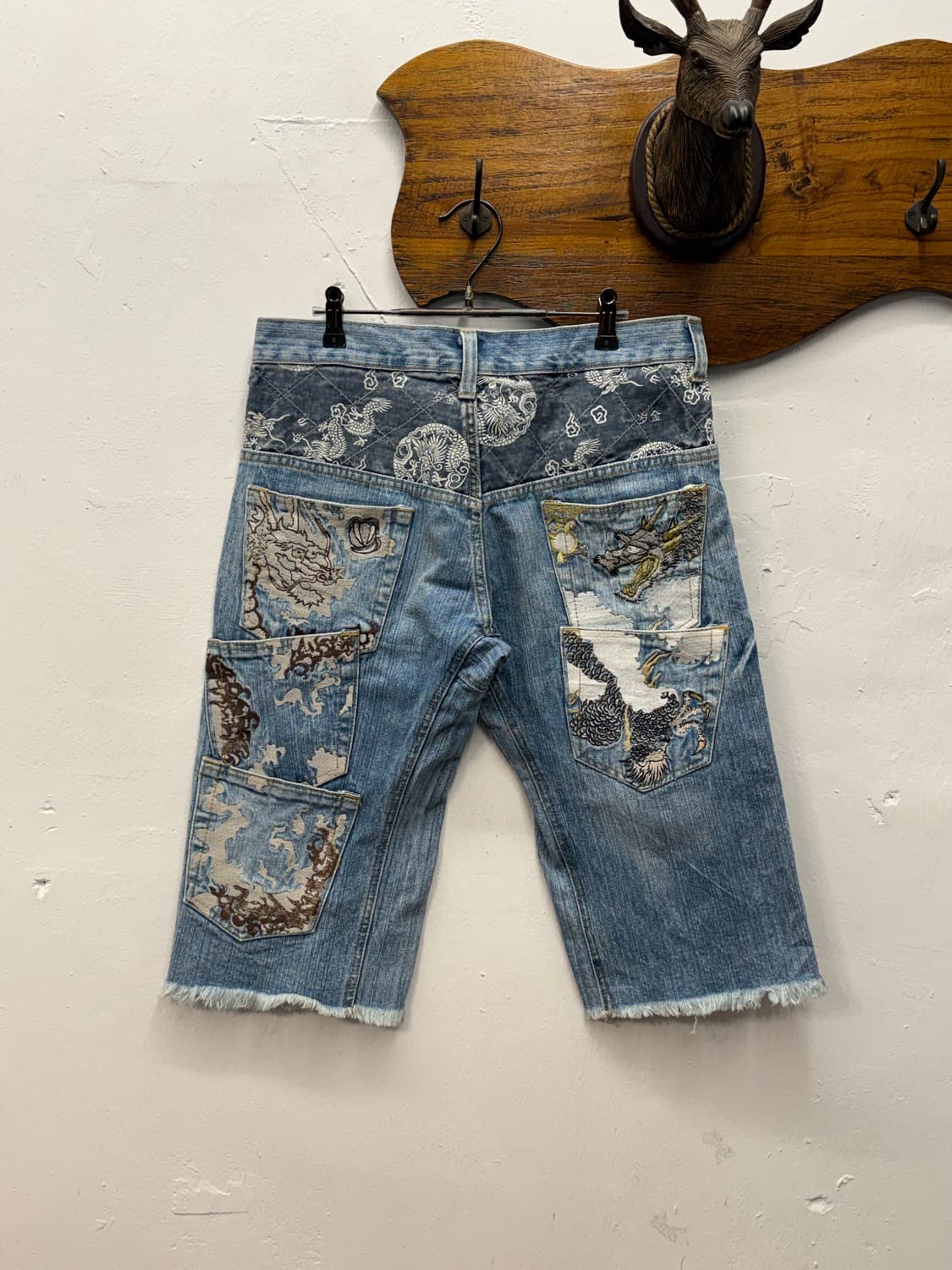 流儀独特 Dragon Embroidered Denim Shorts 상품이미지1