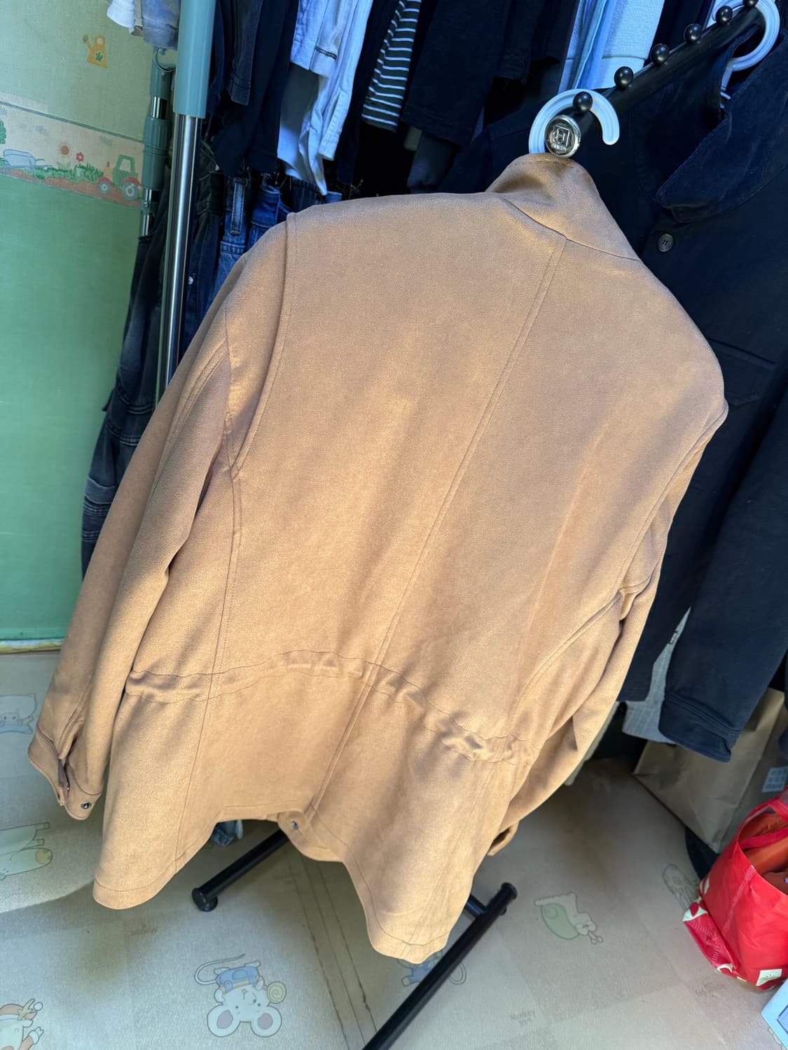 연예인들이 즐겨입는 루오모 스웨이드 자켓 L sss급 판매합니다 상품이미지2